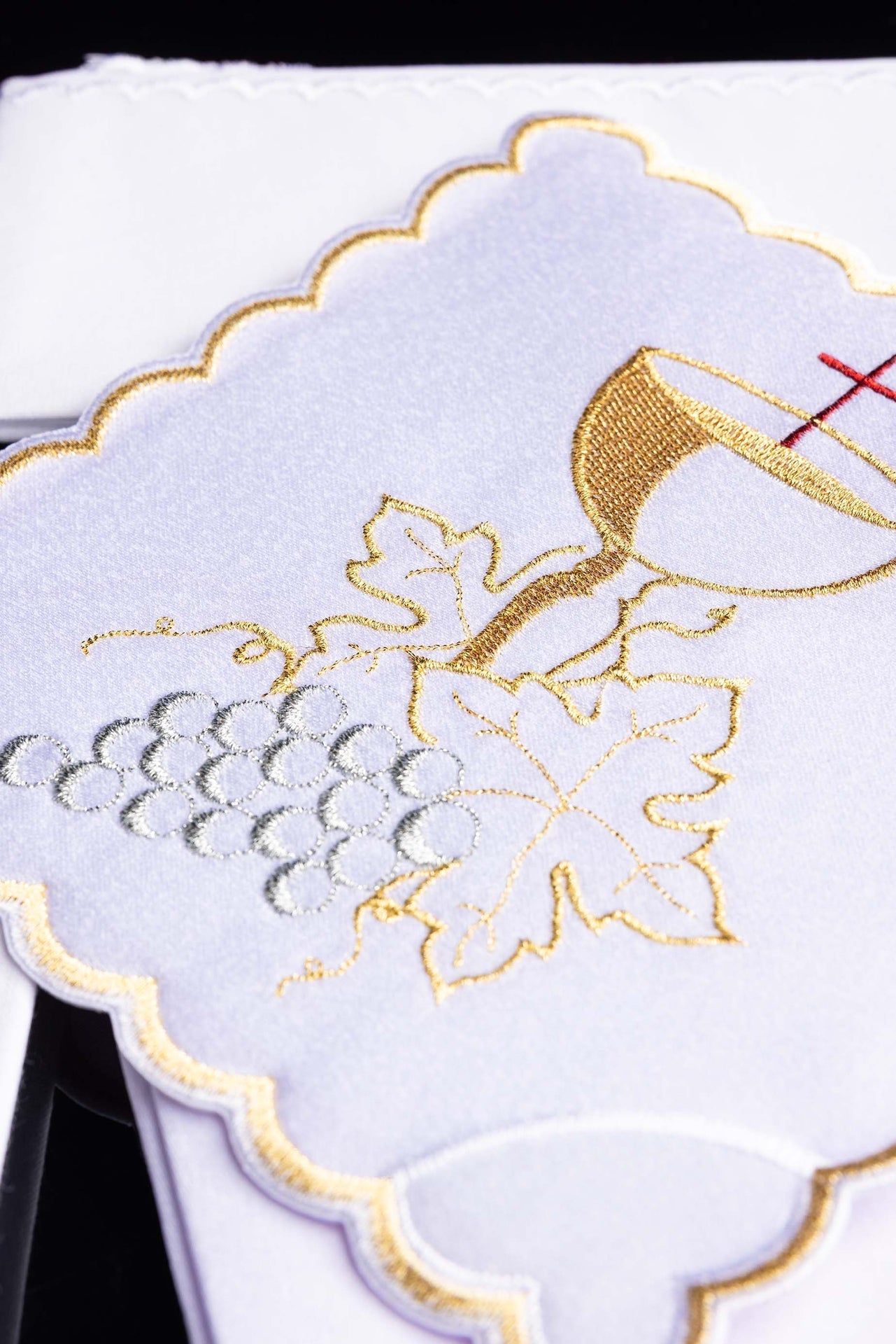 Linges d’autel brodés avec le symbole du calice et des raisins KK/094 - CHASUBLES.FR