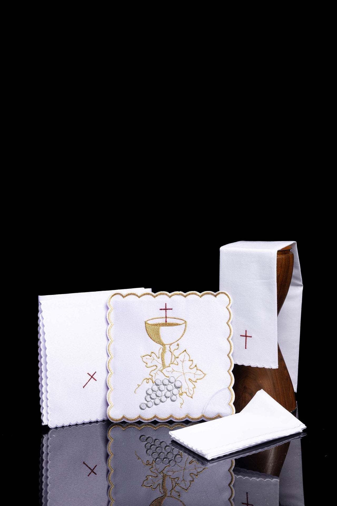 Linges d’autel brodés avec le symbole du calice et des raisins KK/094 - CHASUBLES.FR