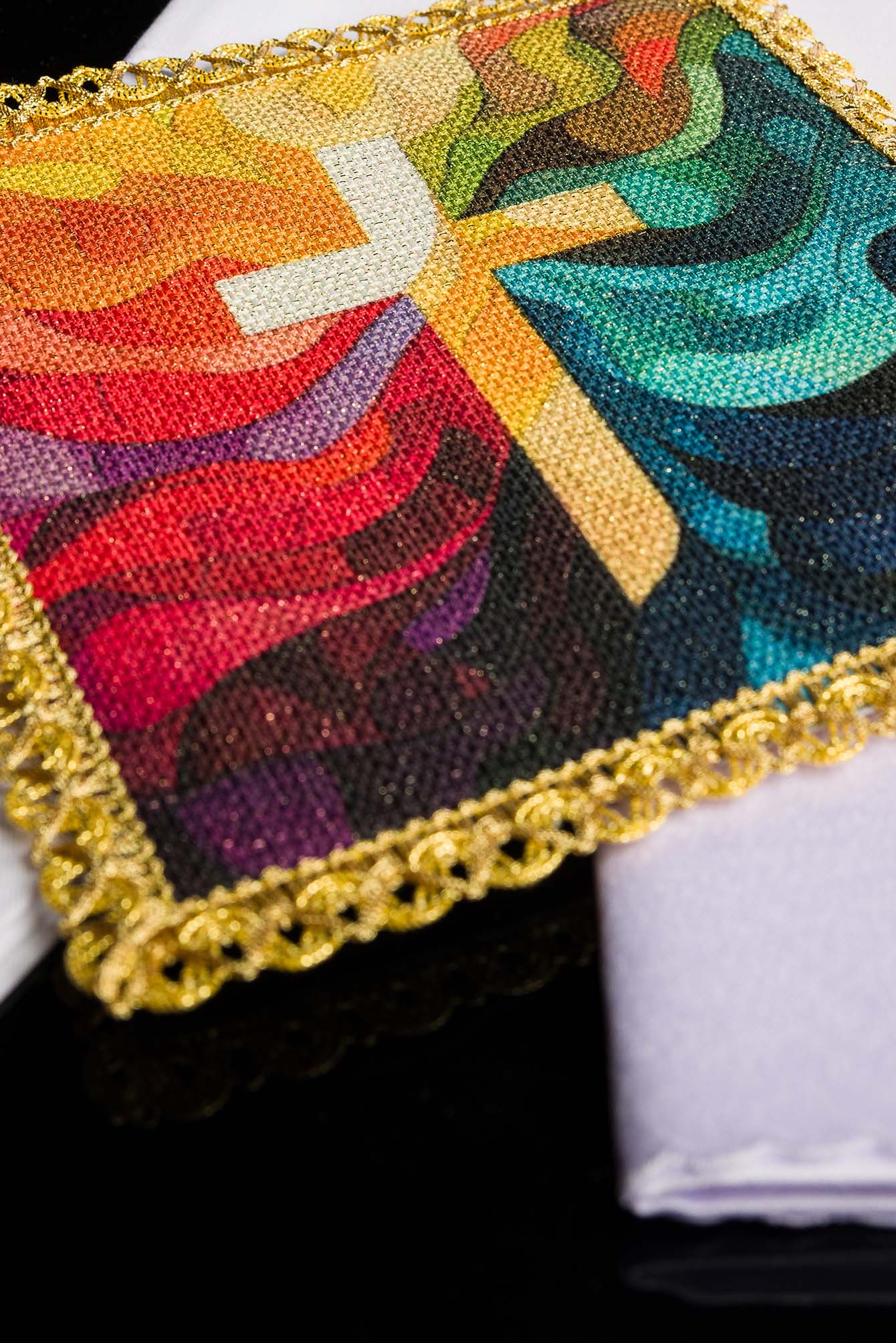Linges d'autel imprimés en couleur avec motif de croix KOD/5005/99 - CHASUBLES.FR