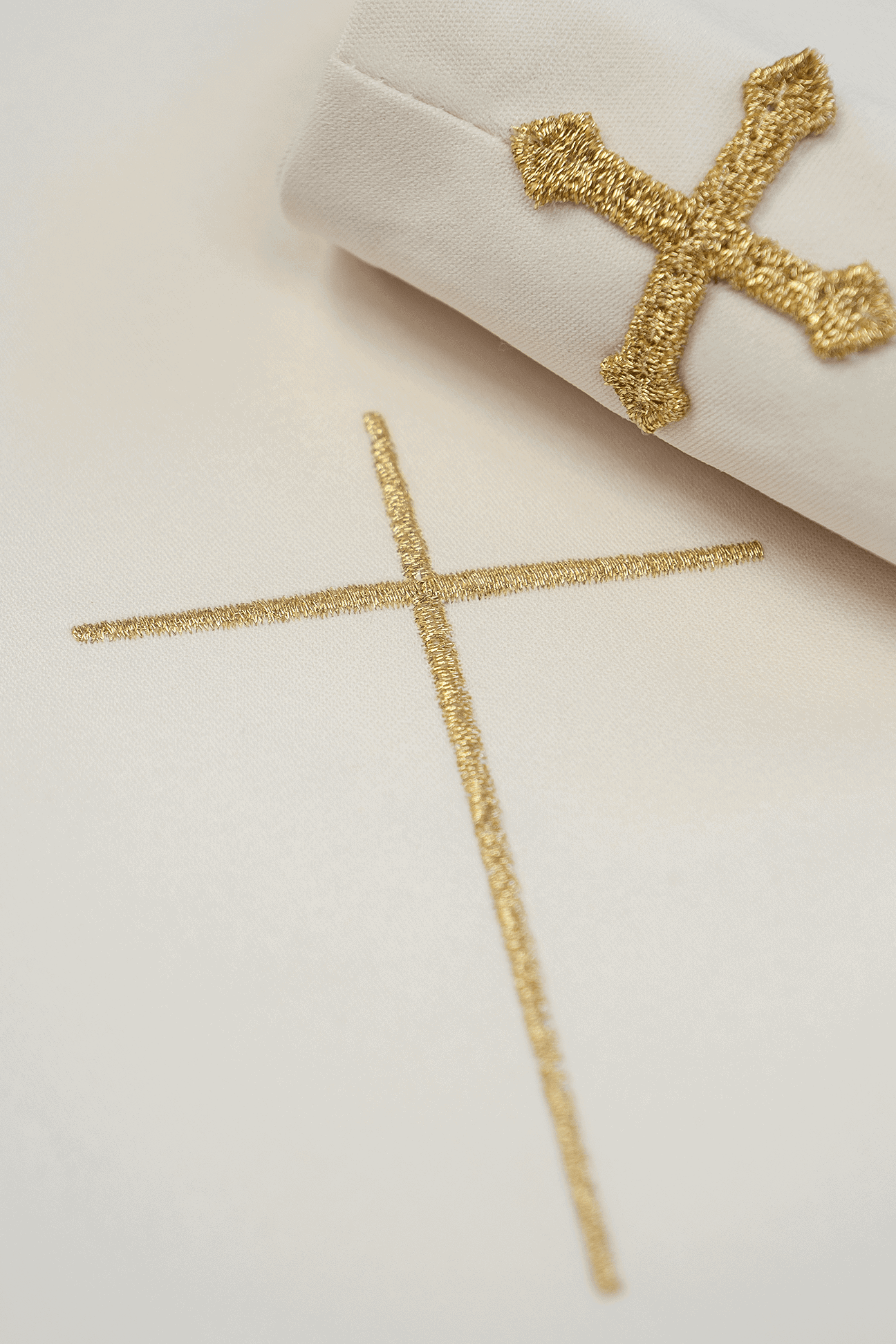 Chasuble liturgique mariale avec ceinture