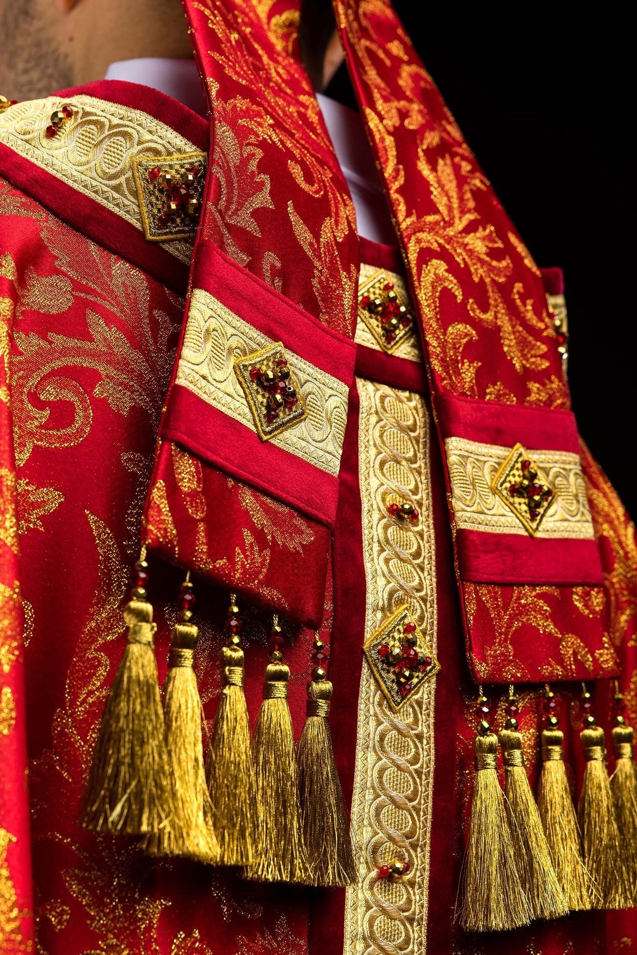 Mitra faite à la main avec pierres naturelles Handmade 9003 HM/9003/02/90-1 - CHASUBLES.FR