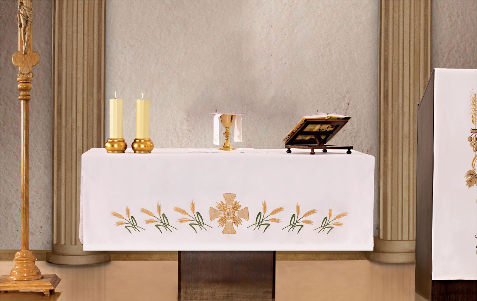 Nappe d'autel avec broderie de la croix et des oreilles sur le devant KOH/016 150*300 BIAŁY - CHASUBLES.FR
