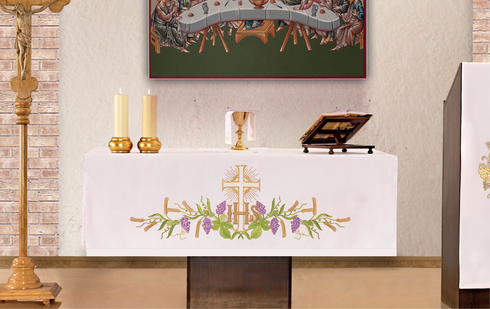 Nappe d'autel avec broderie frontale florale et motif IHS KOH/007 150*300 BIAŁY - CHASUBLES.FR