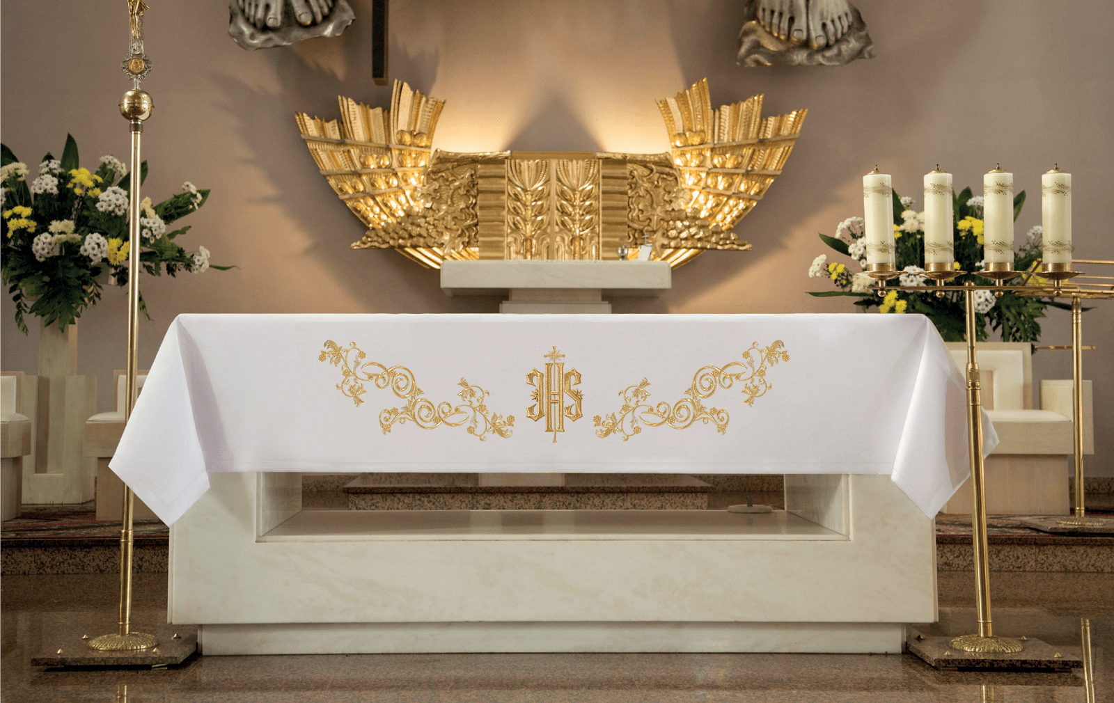 Nappe d'autel avec broderie frontale IHS doré KOH/013 150*300 BIAŁY - CHASUBLES.FR