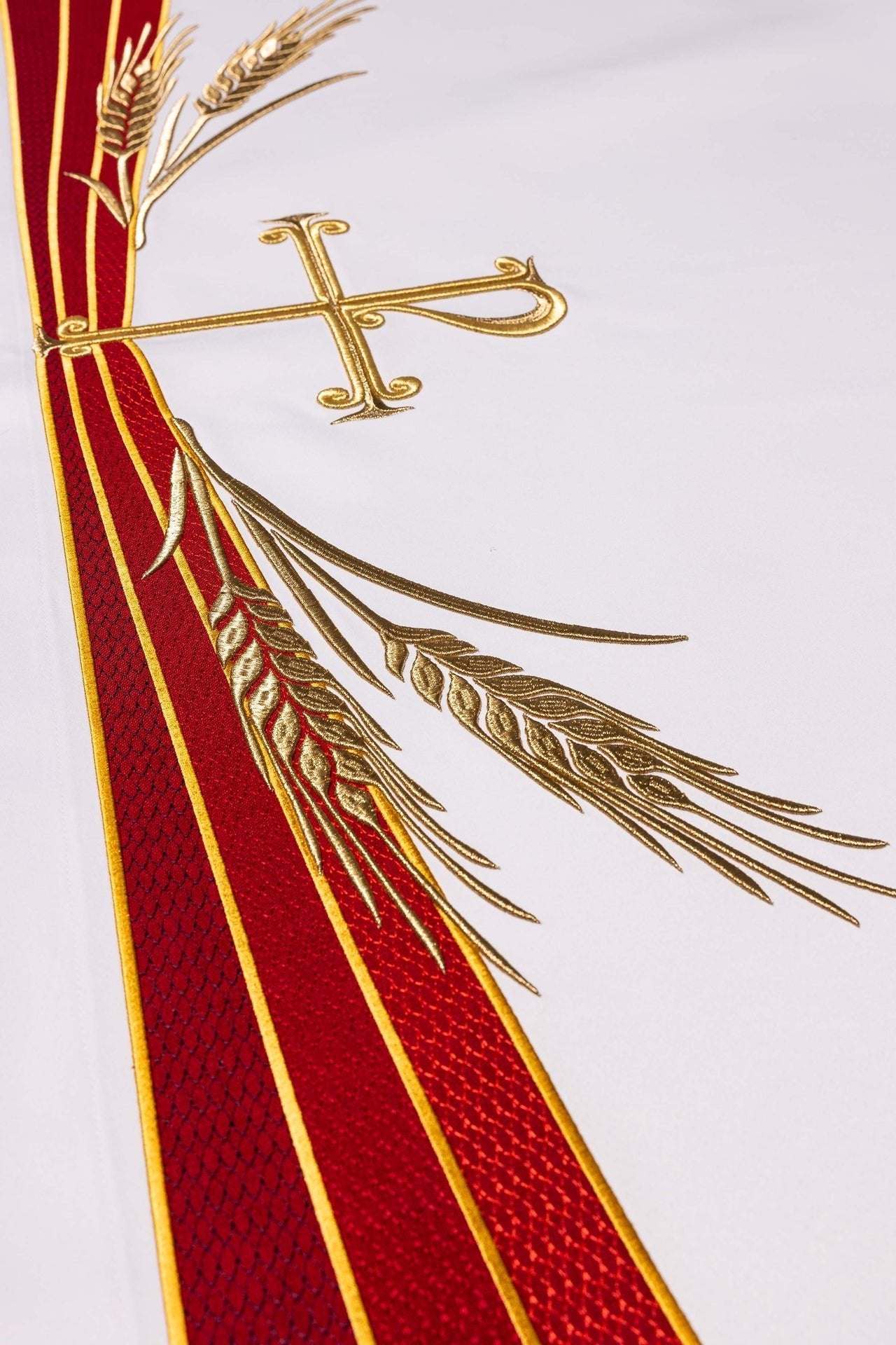 Nappe d’autel avec symbole PAX brodé LE/8850/C2 150*300 - CHASUBLES.FR