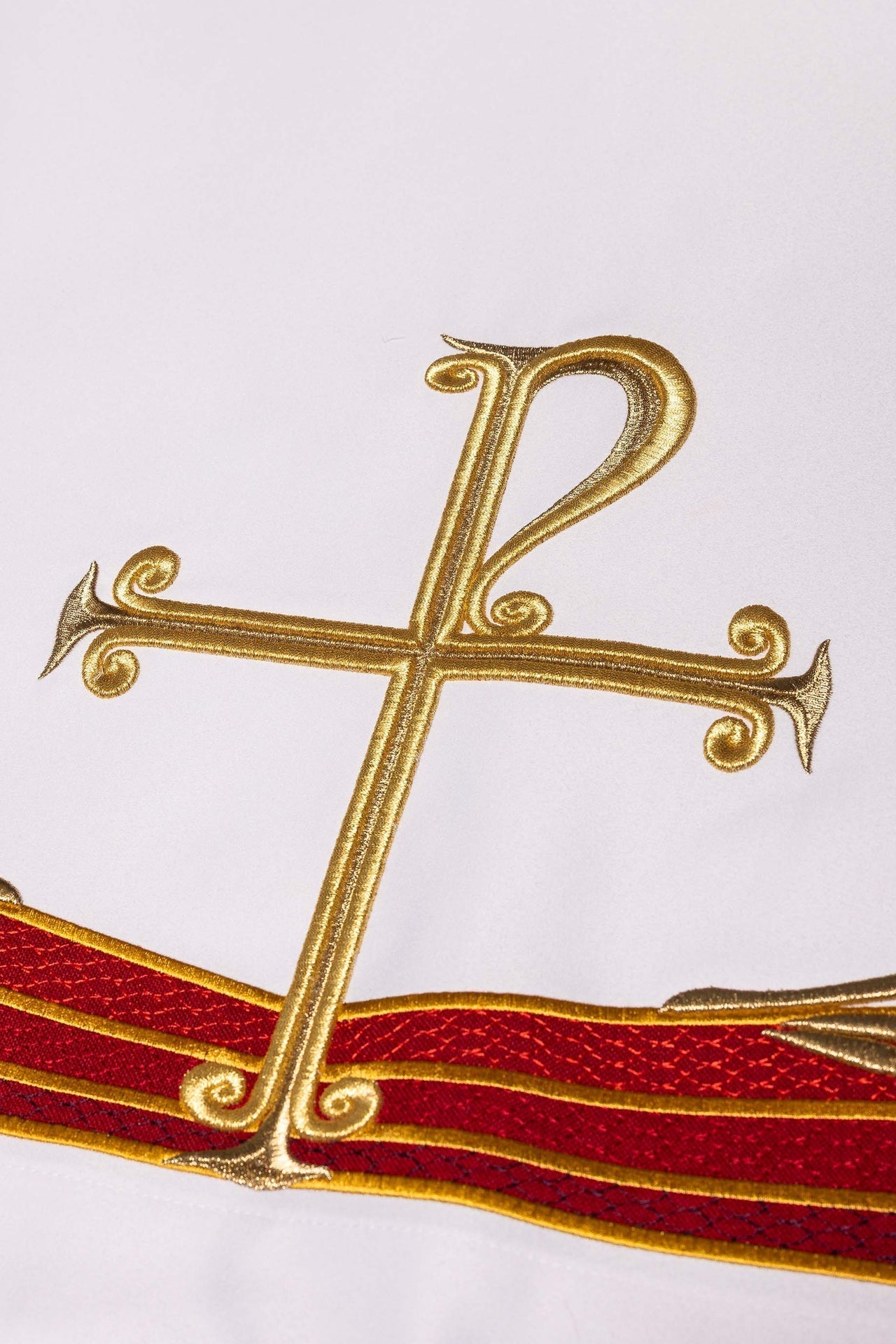 Nappe d’autel avec symbole PAX brodé LE/8850/C2 150*300 - CHASUBLES.FR