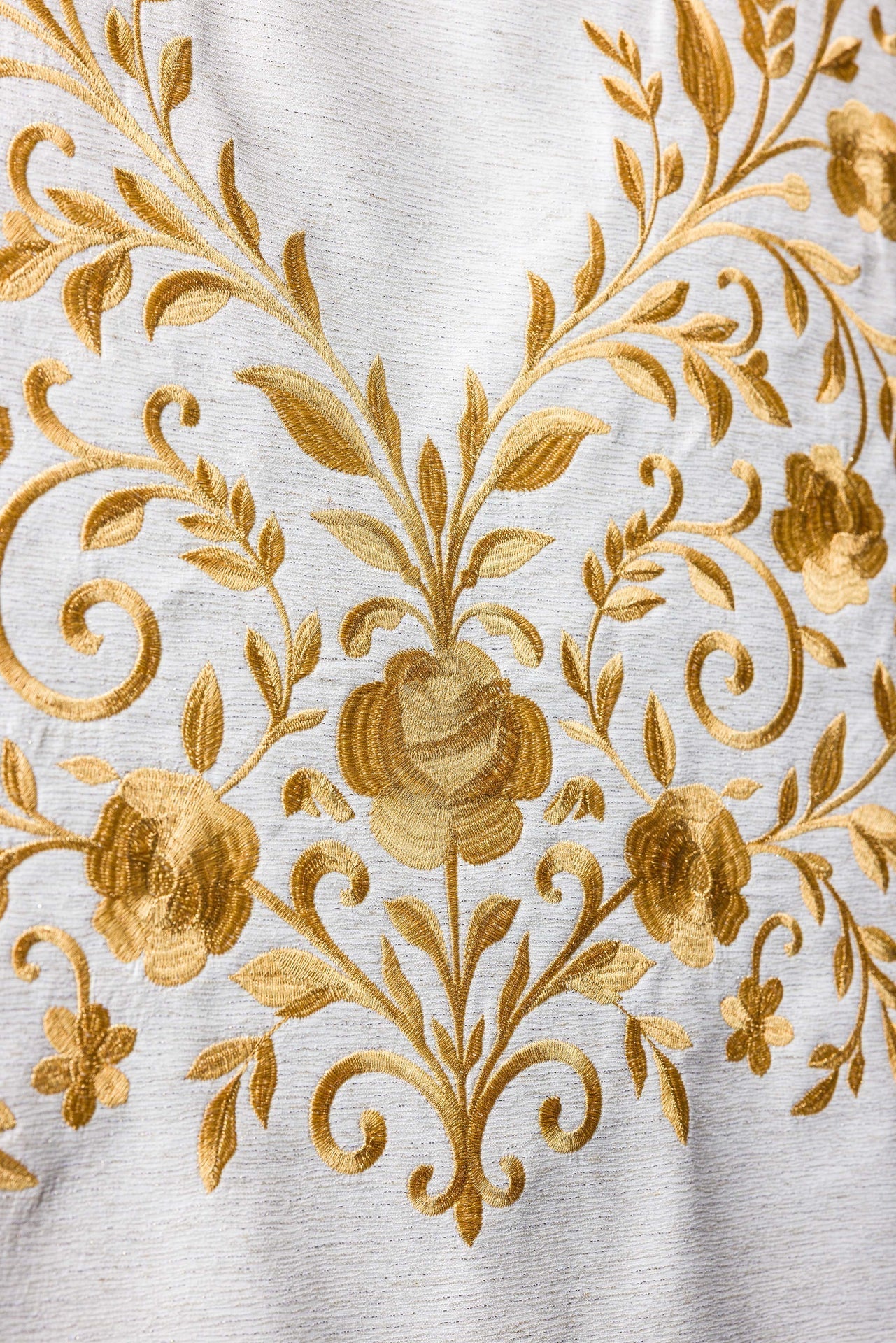 Nappe de lutrin avec broderie de la croix et des colombes en écru LE/8049/05 55*250 - CHASUBLES.FR