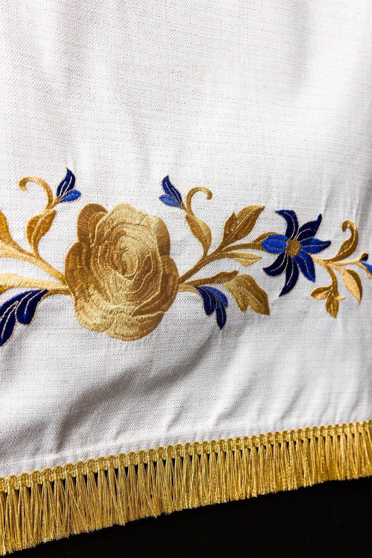 Nappe de lutrin avec broderie mariale en écru LE/8045/05 55*250 - CHASUBLES.FR