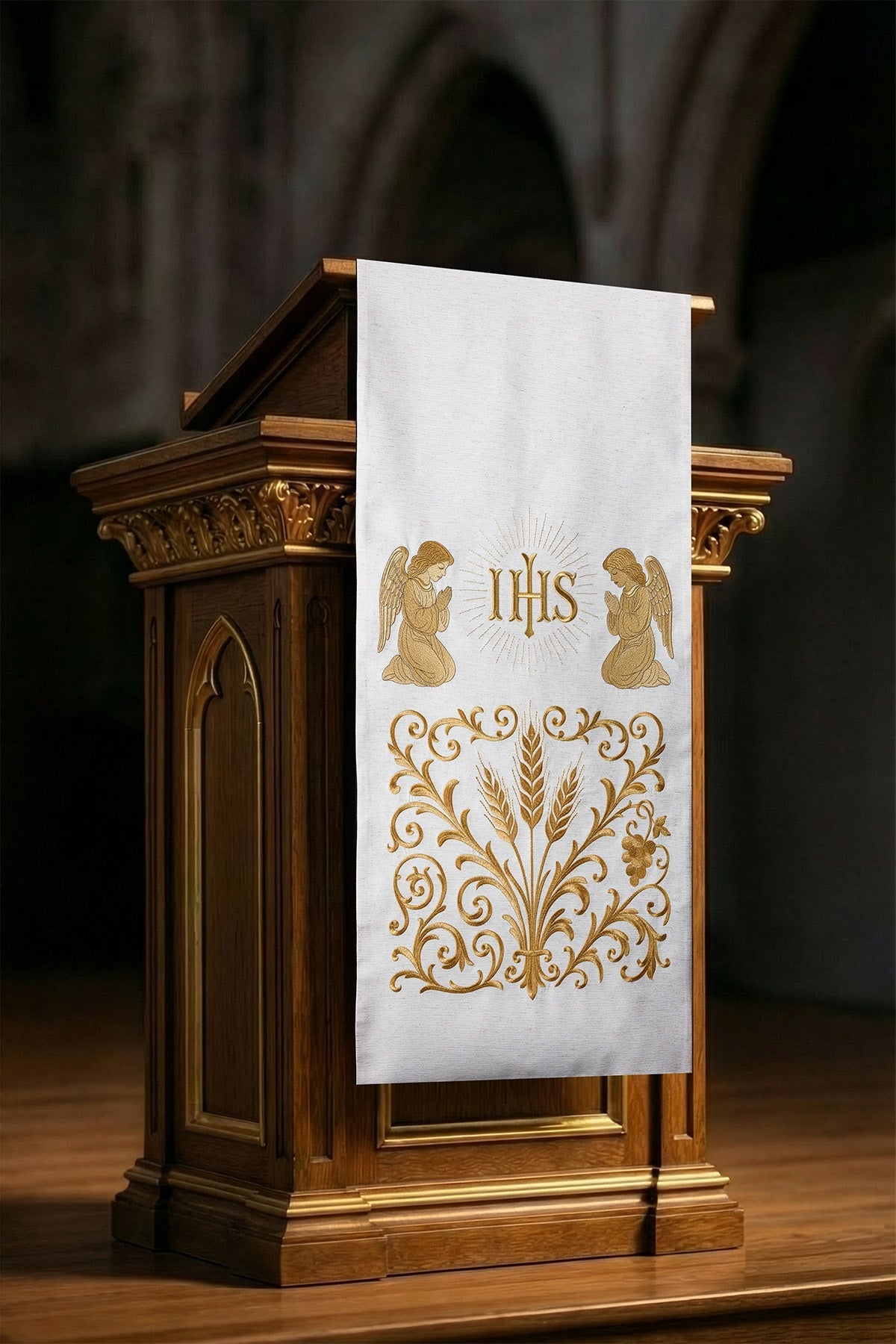 Nappe de lutrin richement brodée avec IHS en écru LE/8048/05 55*250 - CHASUBLES.FR
