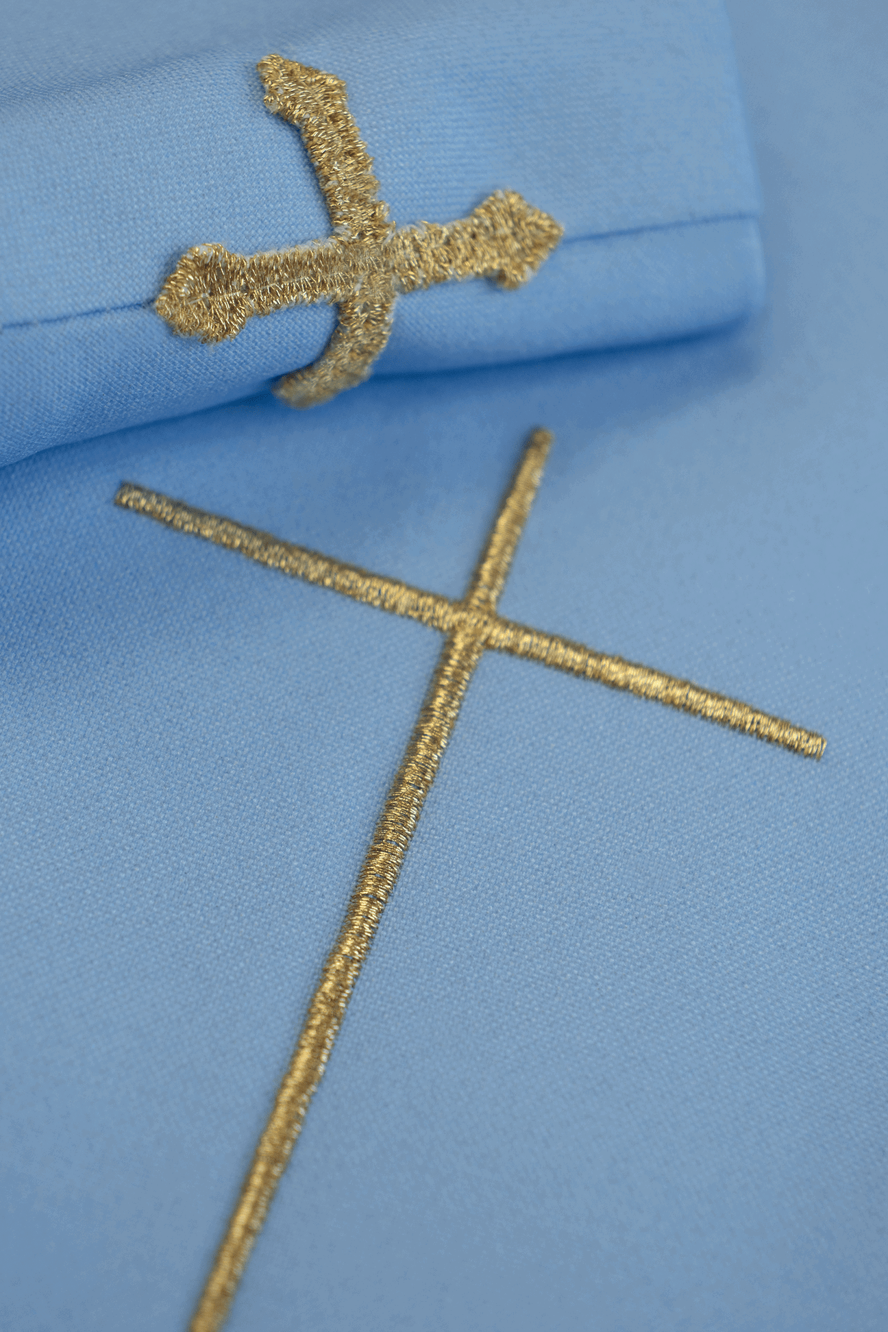 Chasuble liturgique mariale bleue avec ceinture