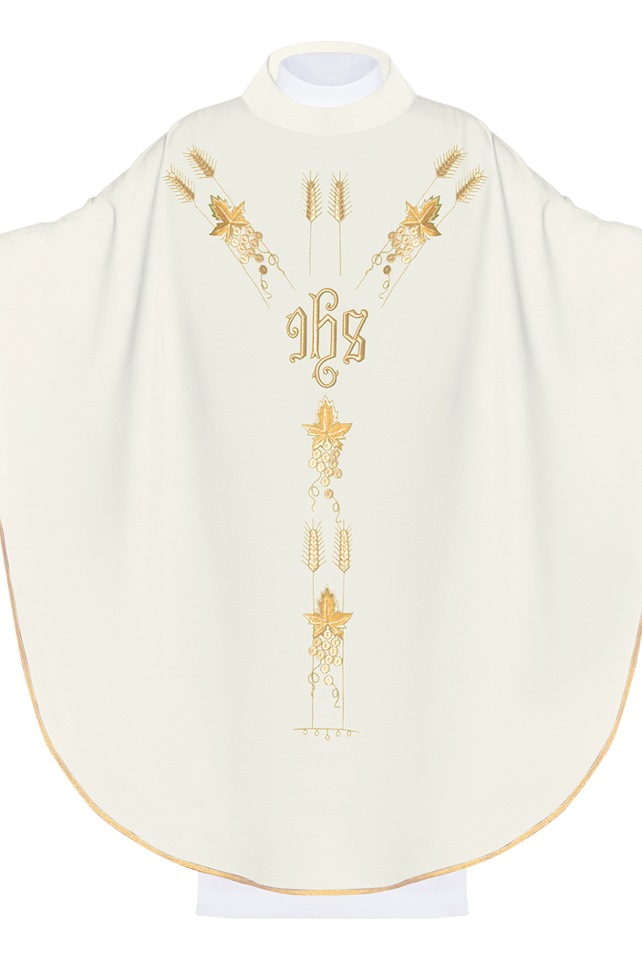 Chasuble brodée d'IHS et de raisins en écru