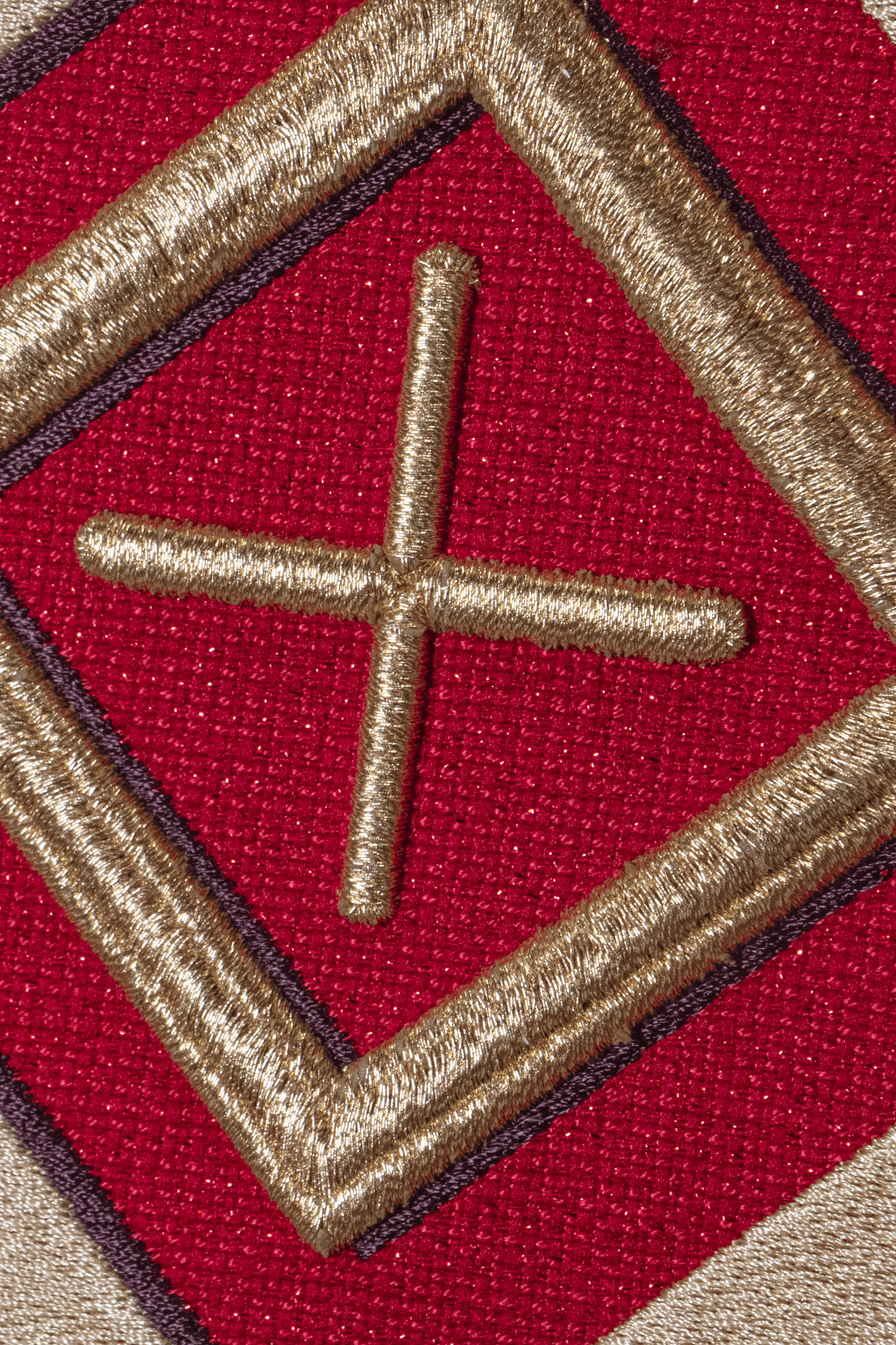 Chasuble brodée Croix-Rouge