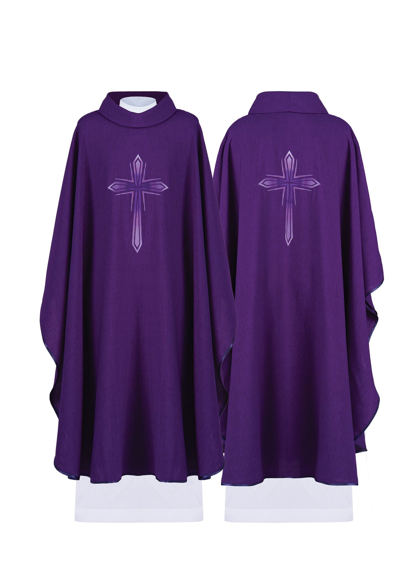 Chasuble avec croix brodée en violet