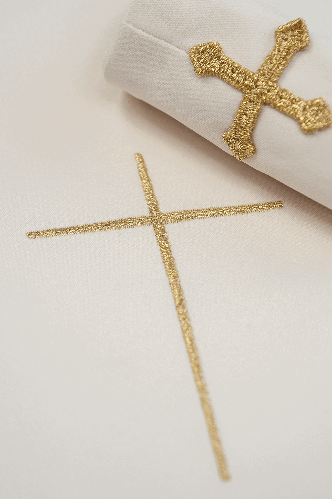 Chasuble brodée avec ceinture suspendue 500 pierres