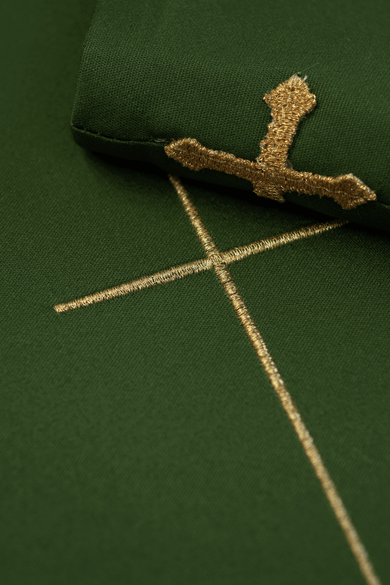 Chasuble brodée Croix verte