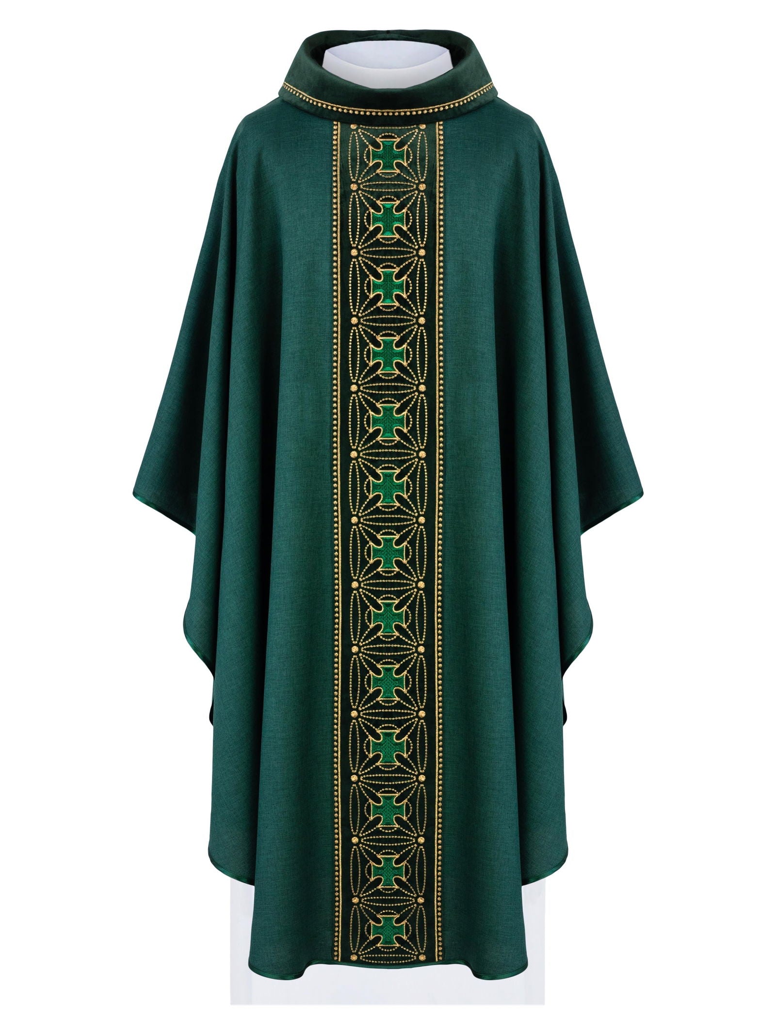 Chasuble liturgique avec ceinture richement décorée de croix en vert