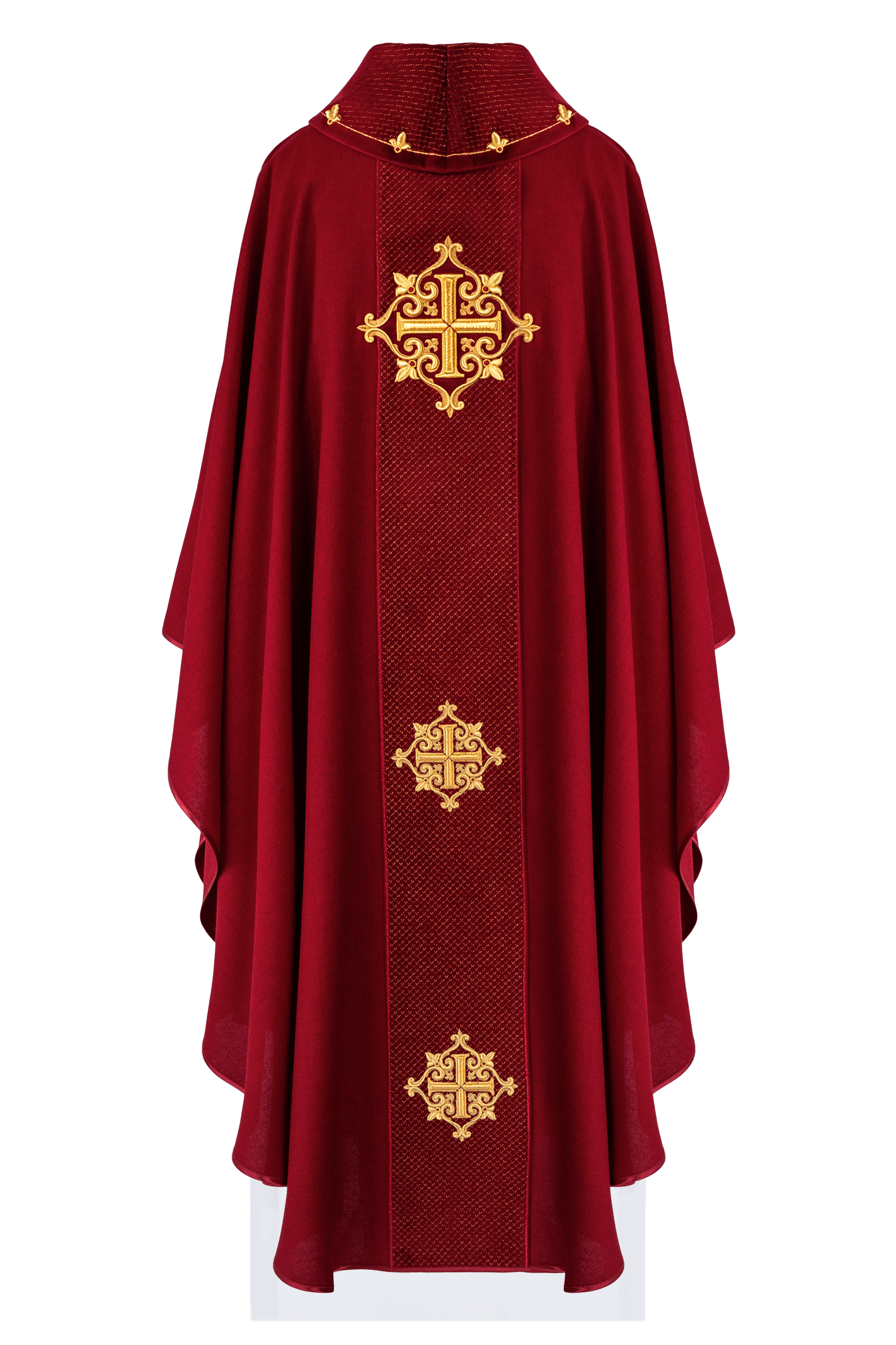 Chasuble avec ceinture en velours rouge et broderie en croix