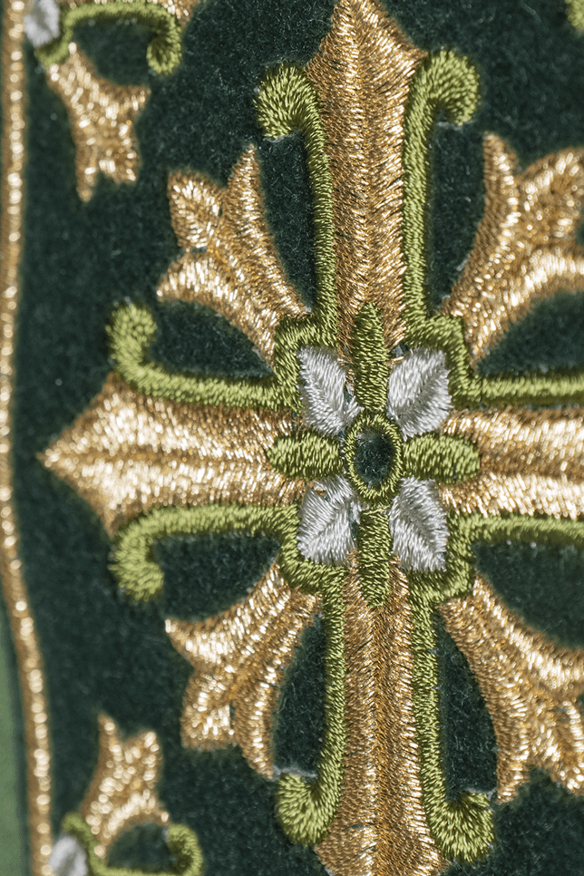 Chasuble avec broderie brillante en vert