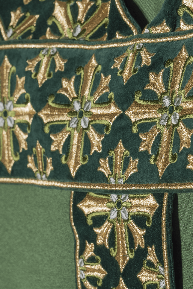 Chasuble avec broderie brillante en vert