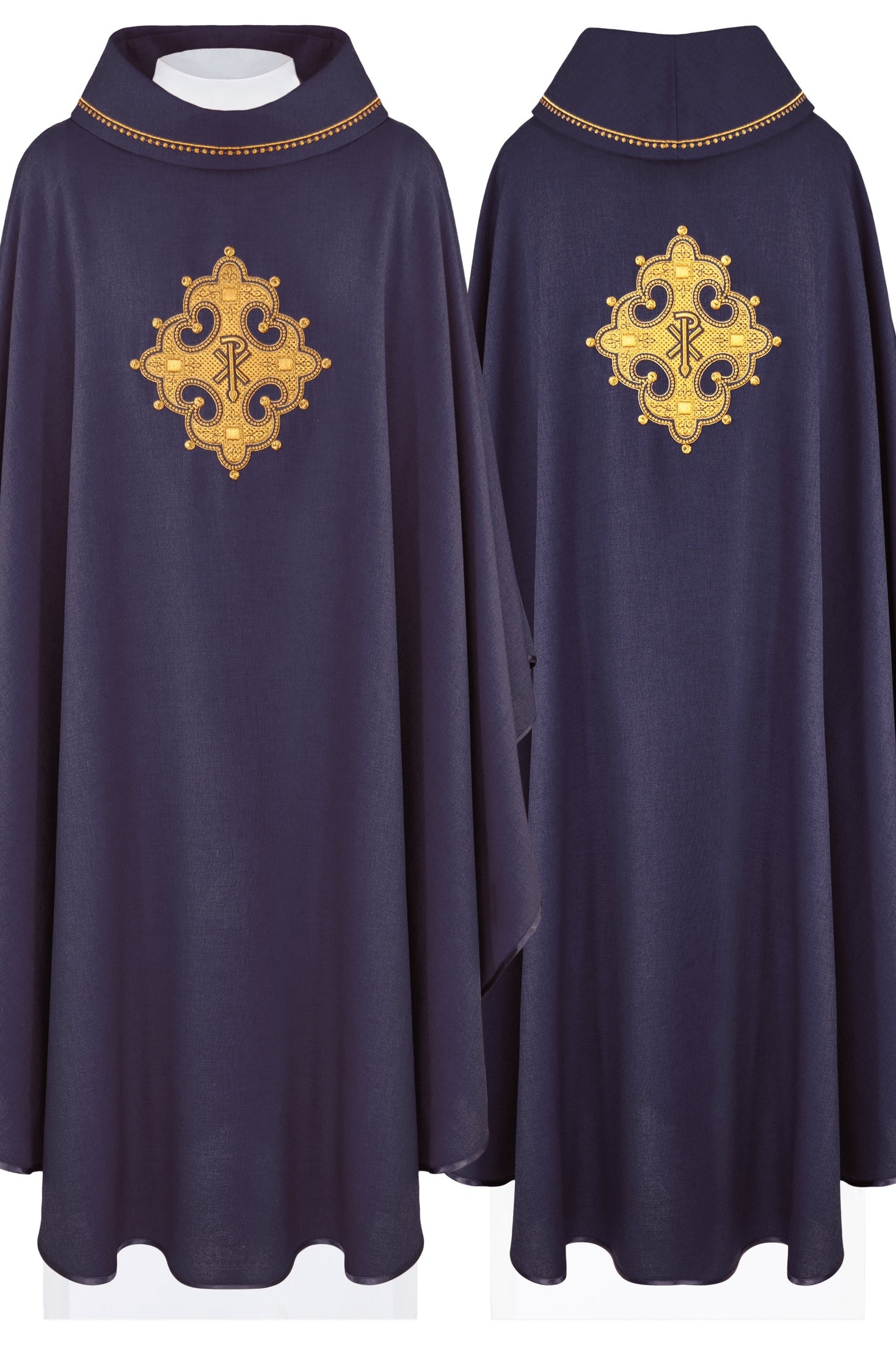 Chasuble avec croix brodée et bordure dorée sur le col en violet