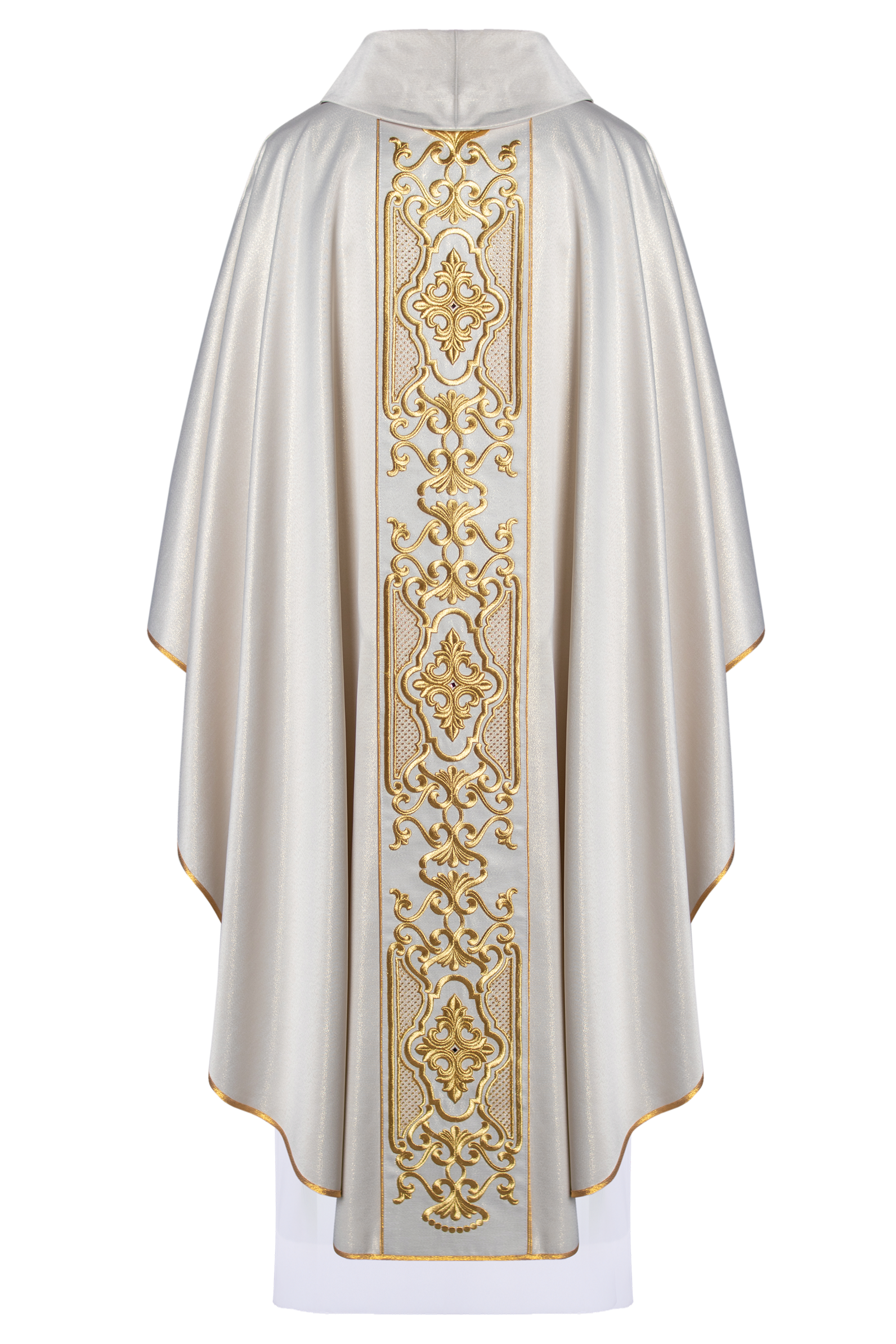 Chasuble en tissu chatoyant avec une riche broderie dorée sur la ceinture