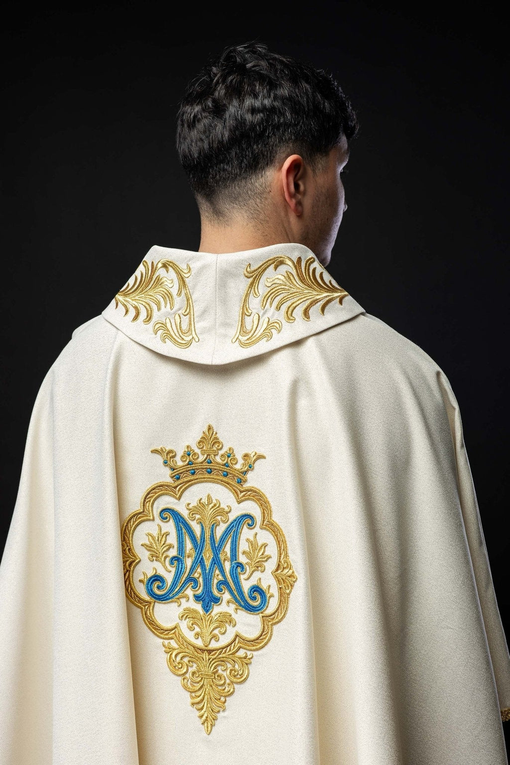 Ornement liturgique avec blason marial brodé et couronne LE/7044/05 - CHASUBLES.FR