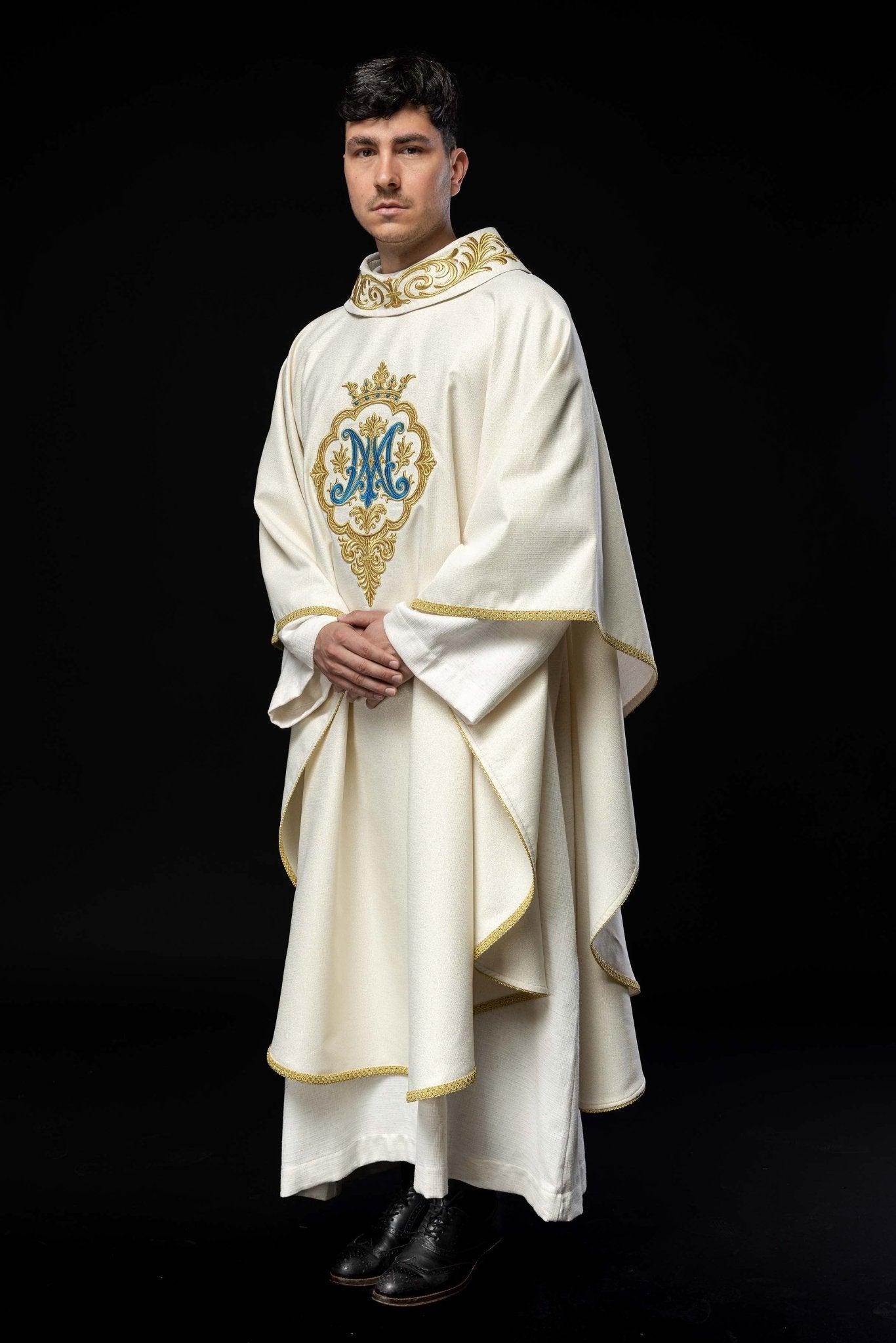 Ornement liturgique avec blason marial brodé et couronne LE/7044/05 - CHASUBLES.FR