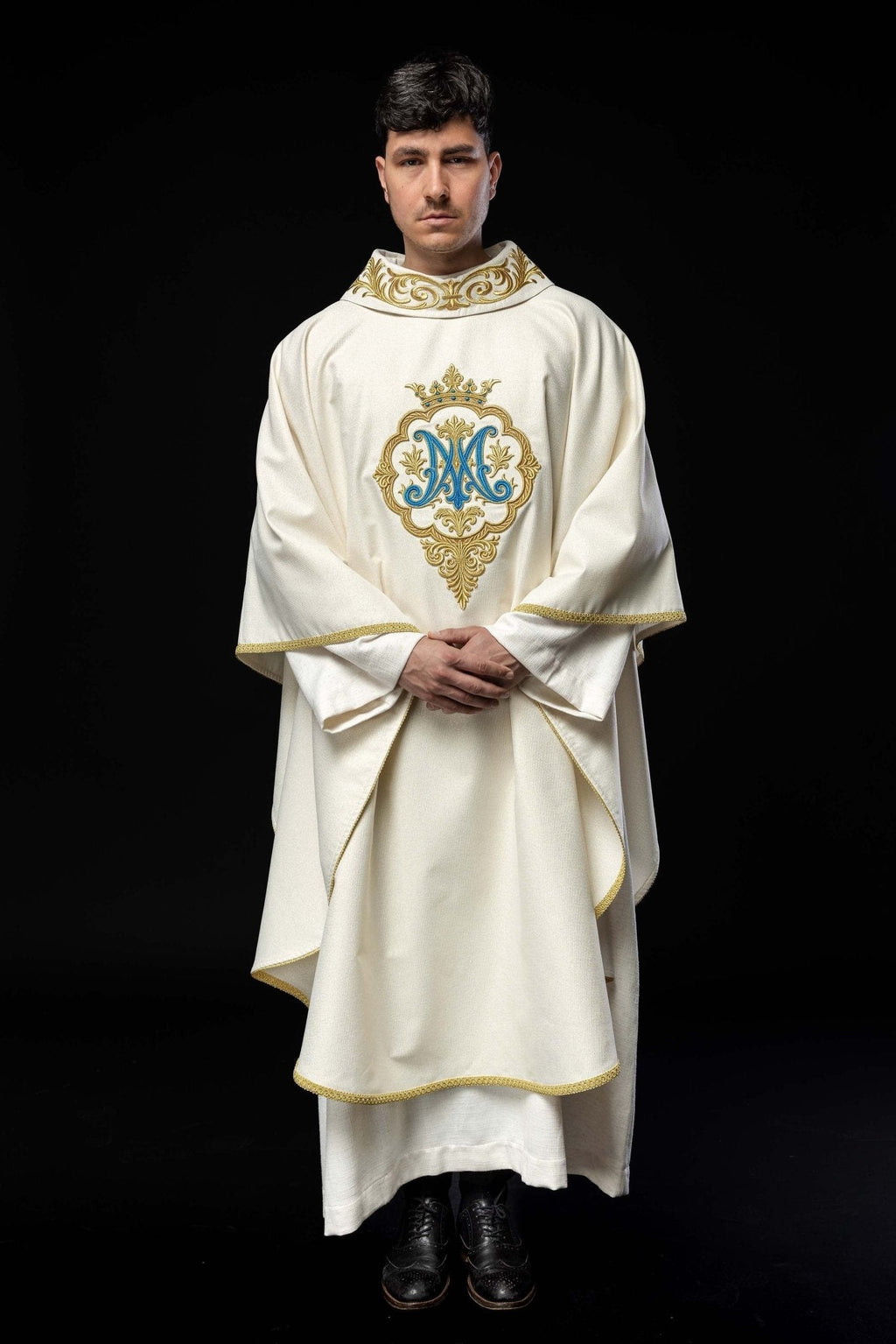 Ornement liturgique avec blason marial brodé et couronne LE/7044/05 - CHASUBLES.FR