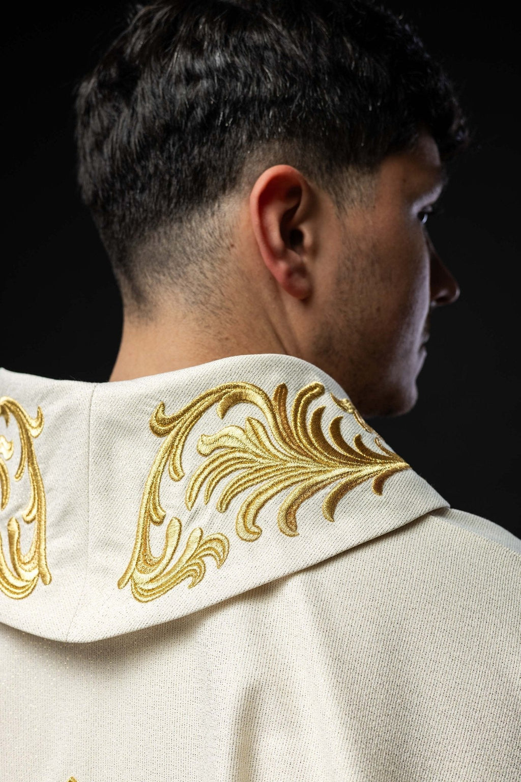 Ornement liturgique avec blason marial brodé et couronne LE/7044/05 - CHASUBLES.FR