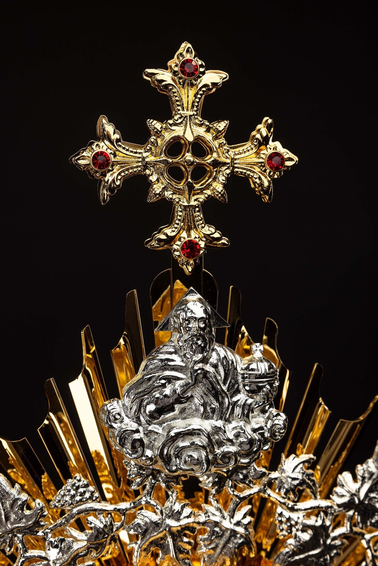 Ostensoir doré fait main en laiton, décoré de rubis KNR/0131 70CM - CHASUBLES.FR