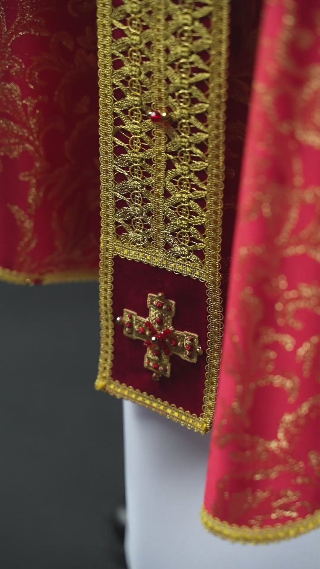 Chasuble faite à la main avec des pierres naturelles Fait à la main 7009