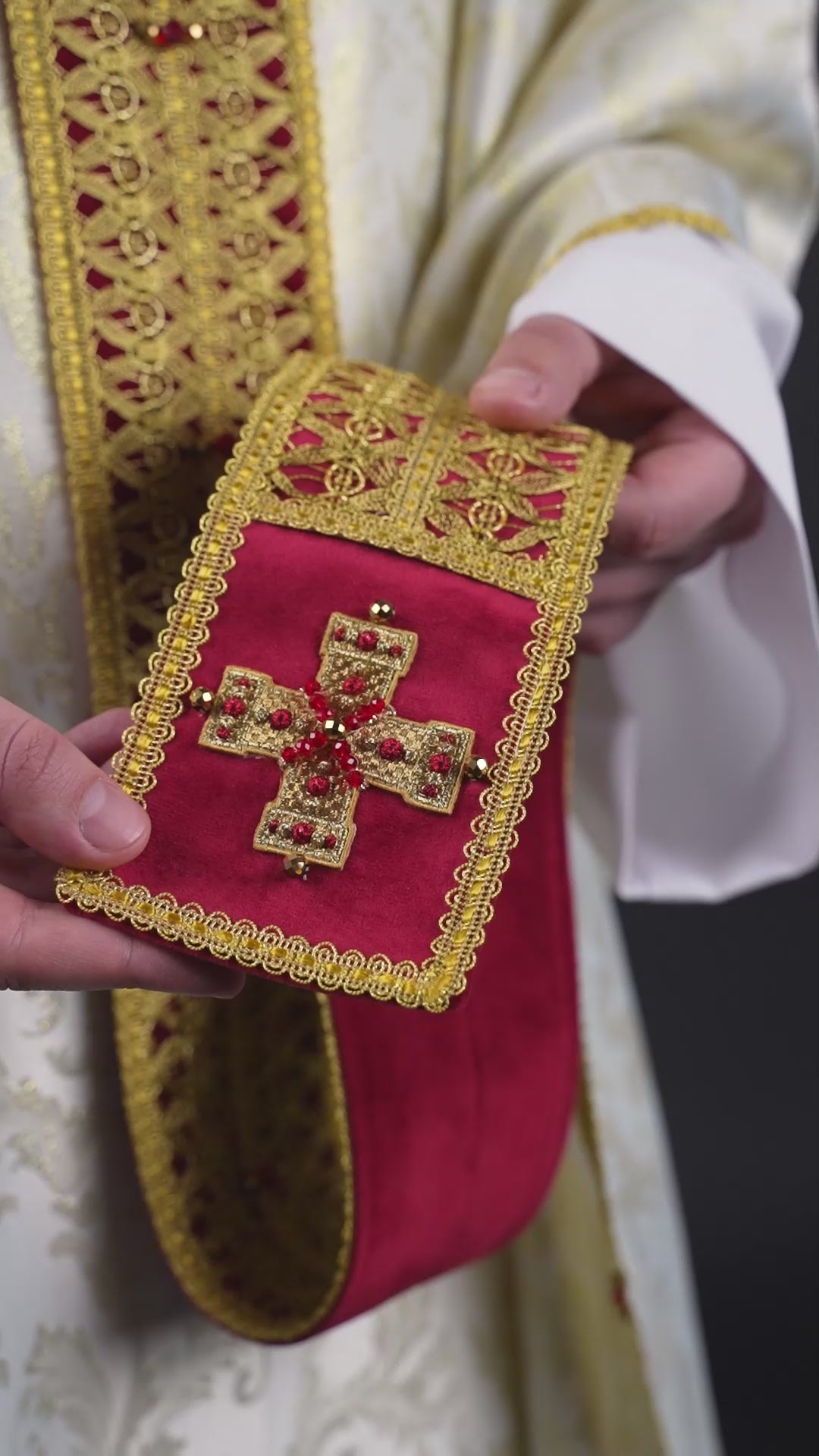 Chasuble faite à la main avec des pierres naturelles Fait à la main 7009
