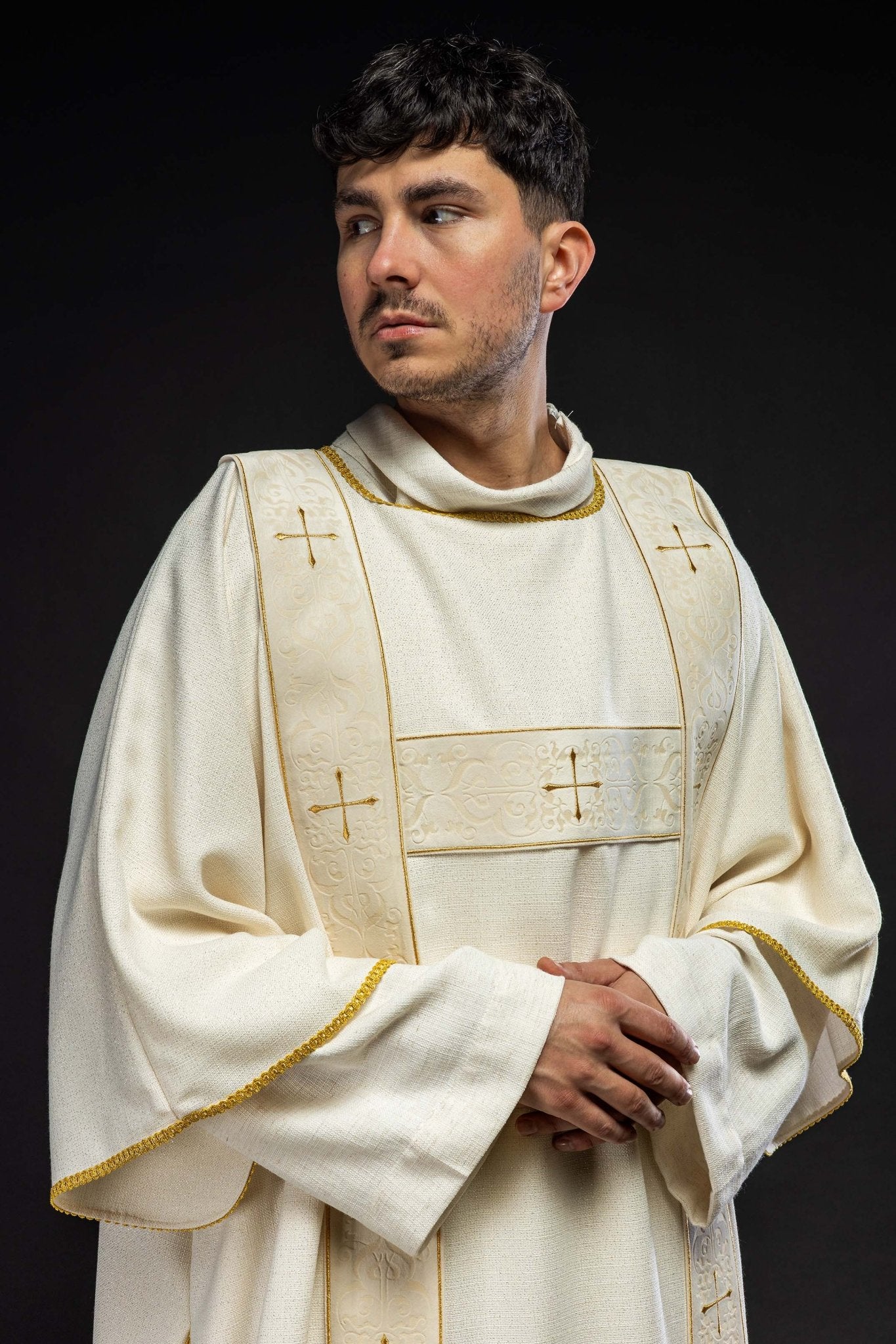 Rideau à rayures de velours et croix dorées brodées, écru KDL/395/05/71/B - CHASUBLES.FR
