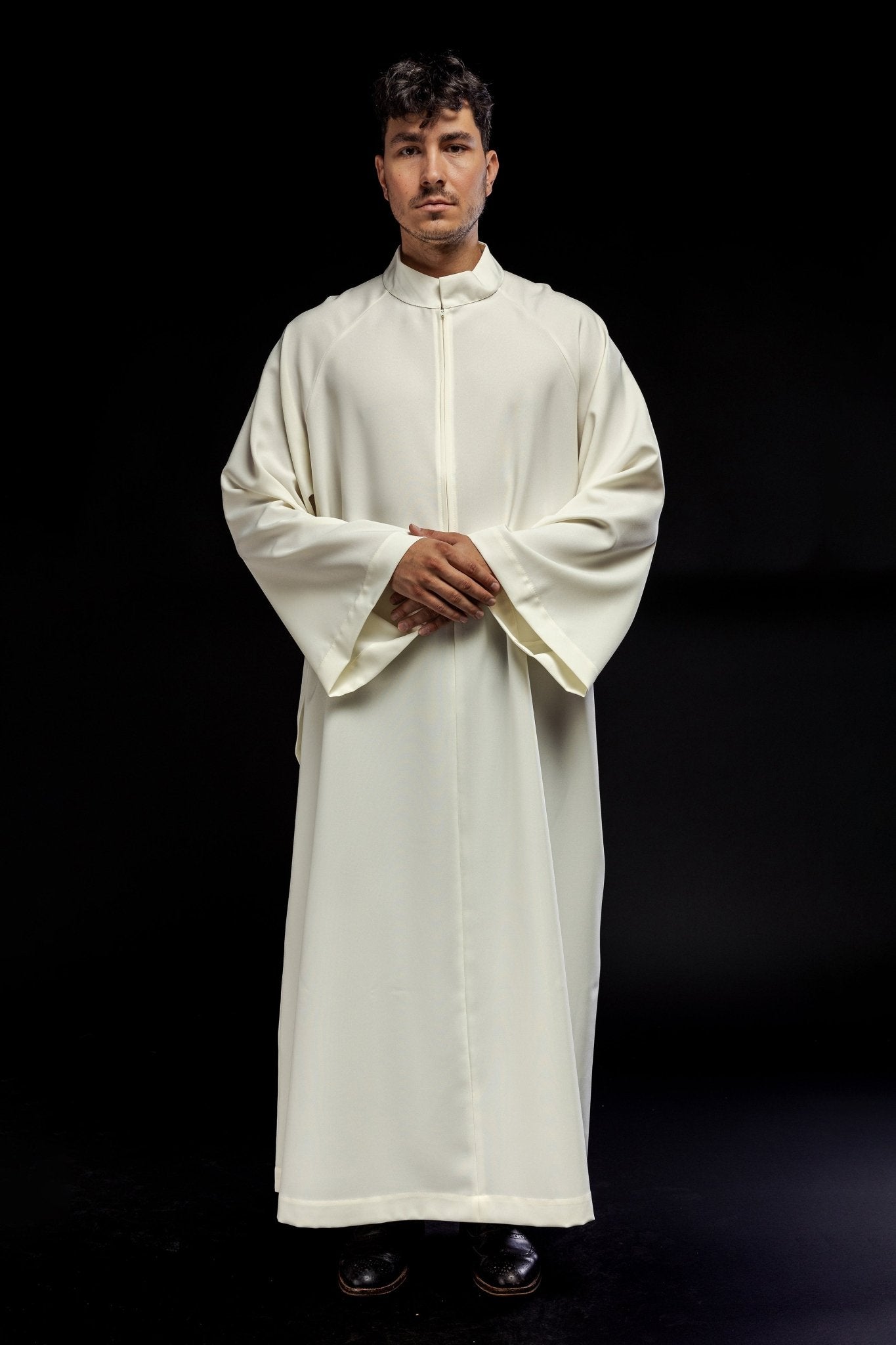 Robe de prêtre avec fermeture éclair sur le devant KAB/024/05/12 155cm/188cm - CHASUBLES.FR