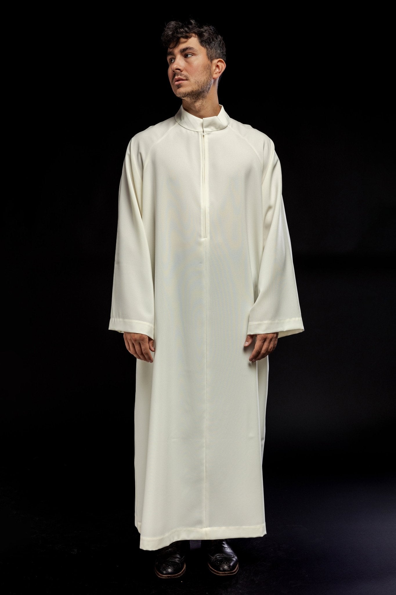Robe de prêtre avec fermeture éclair sur le devant KAB/024/05/12 155cm/188cm - CHASUBLES.FR
