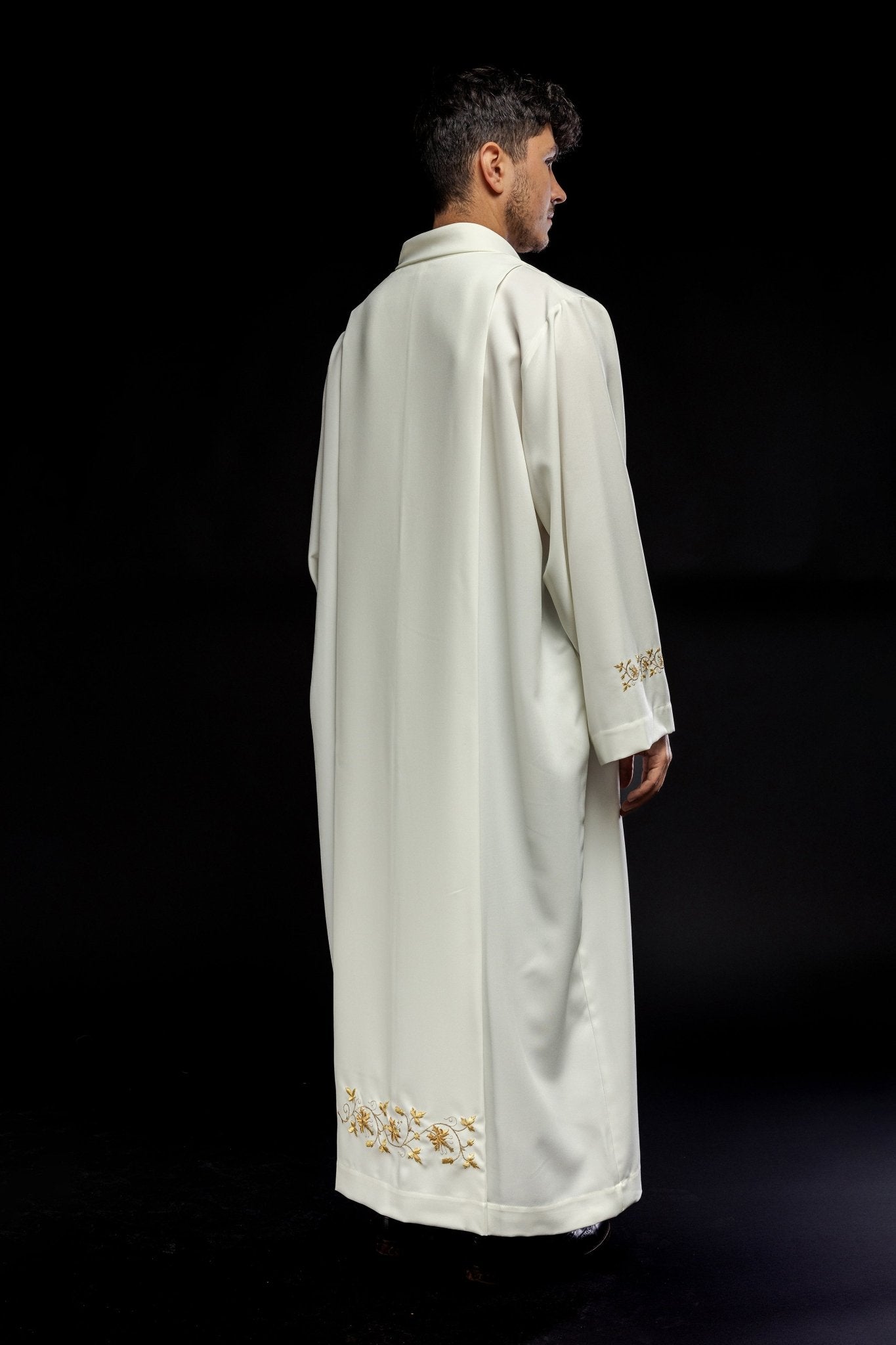 Robe de prêtre brodée à col roulé KAB/005/05/12 135cm/164cm - CHASUBLES.FR