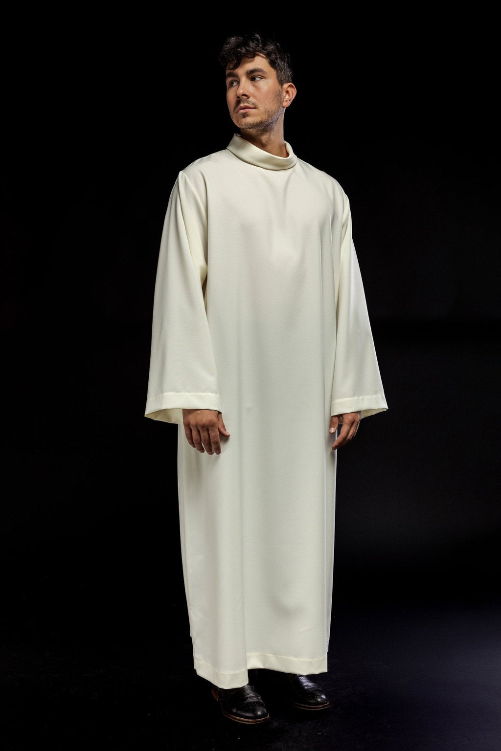 Robe de prêtre unie KAB/021/05/12 135cm/164cm - CHASUBLES.FR