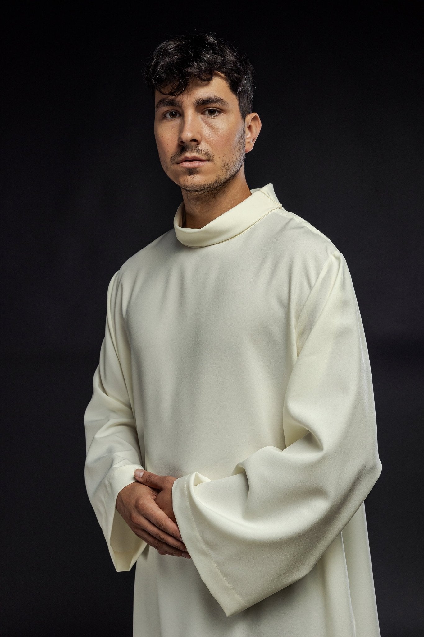 Robe de prêtre unie KAB/021/05/12 135cm/164cm - CHASUBLES.FR