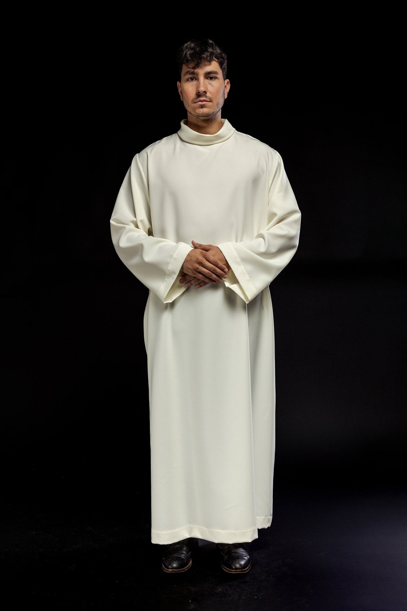 Robe de prêtre unie KAB/021/05/12 135cm/164cm - CHASUBLES.FR