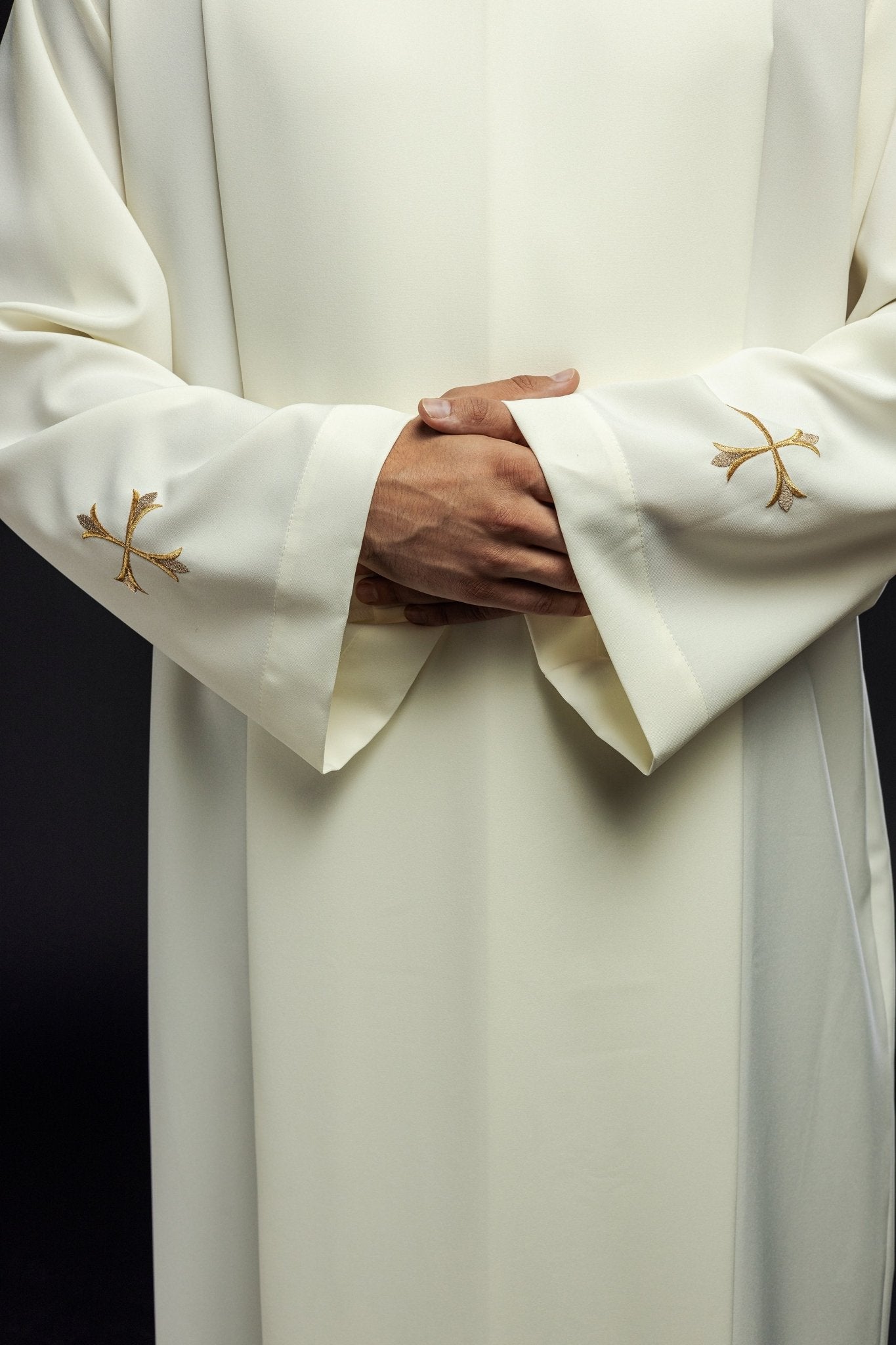Robe de prêtre unie à col roulé KAB/004/05/12 135cm/164cm - CHASUBLES.FR