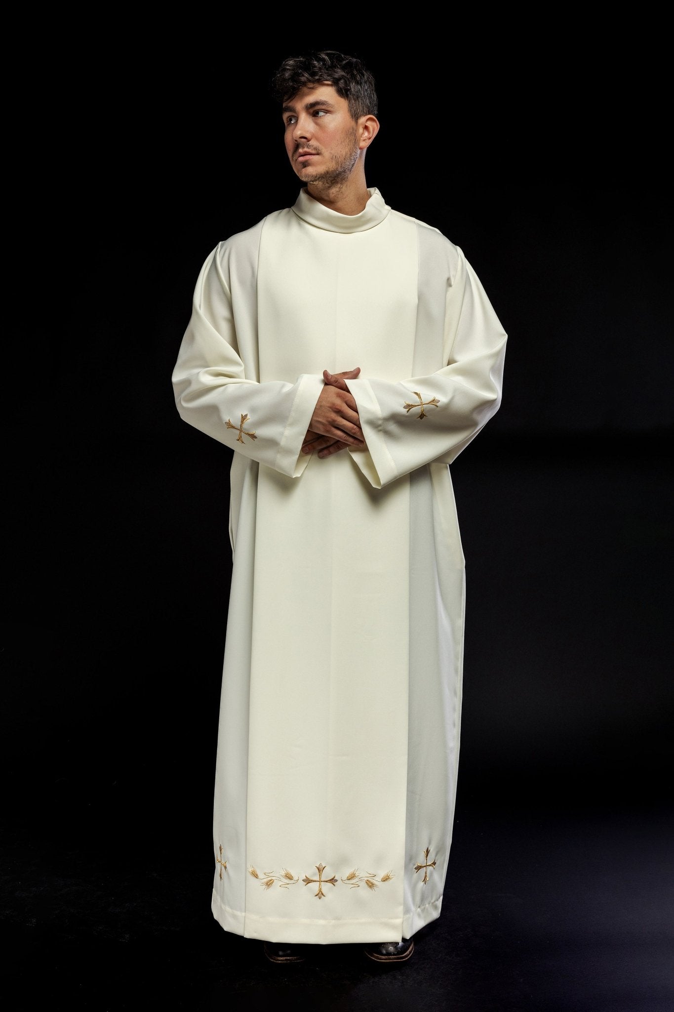 Robe de prêtre unie à col roulé KAB/004/05/12 135cm/164cm - CHASUBLES.FR