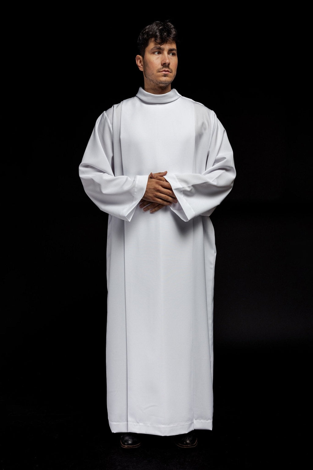 Robe de prêtre unie à col roulé Blanc KAB/022/04/12 135cm/164cm - CHASUBLES.FR