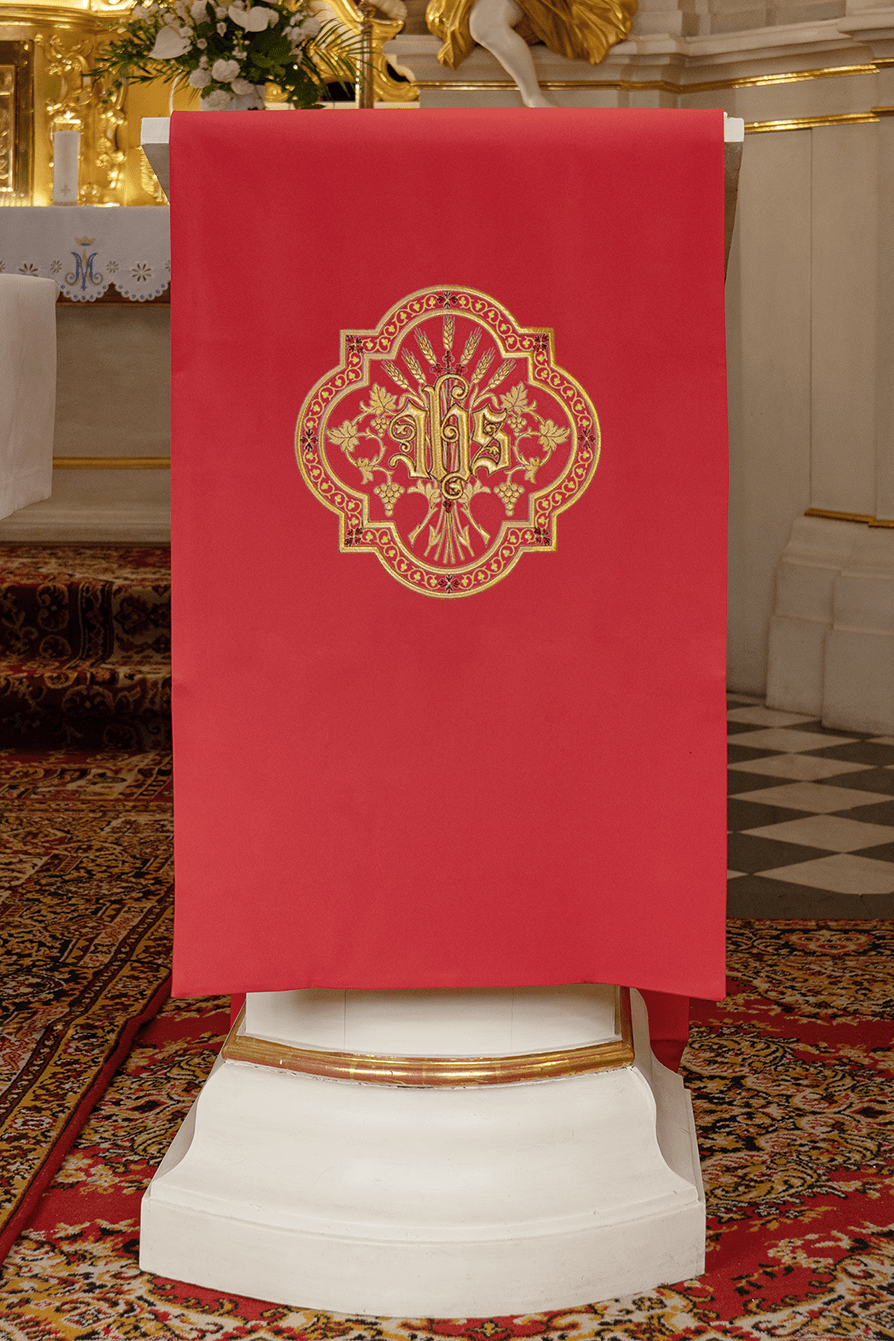 Rouge voile de lutrin brodée or I JHS KMO/004/02/01 CZERWONY 55*250 - CHASUBLES.FR