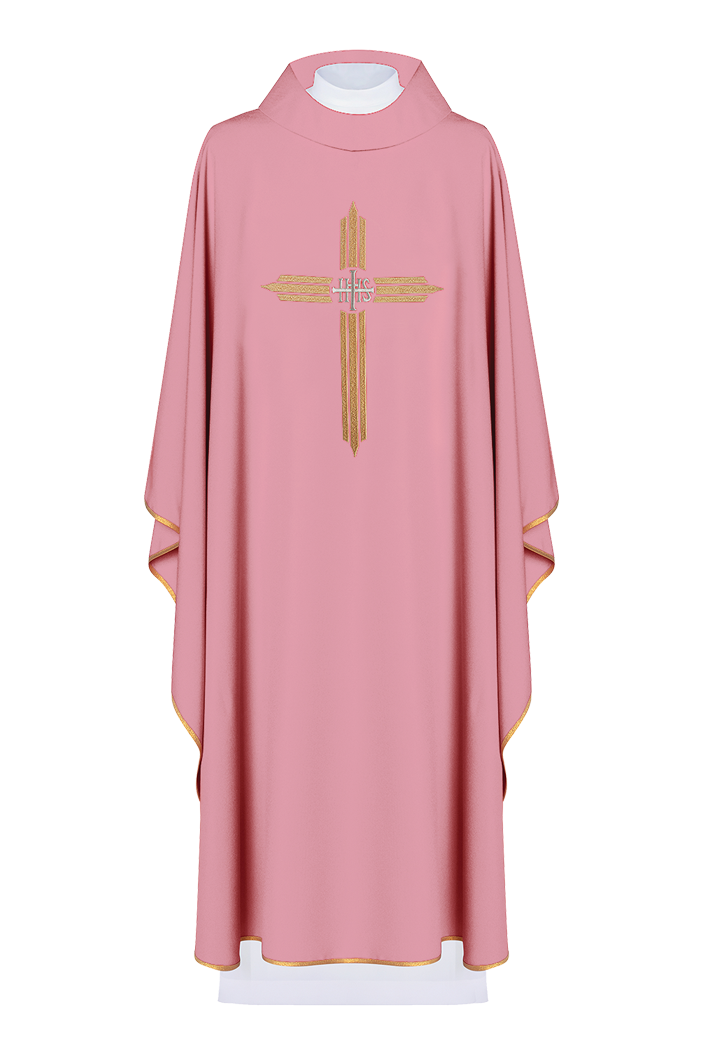 Chasuble rose avec broderie IHS dorée