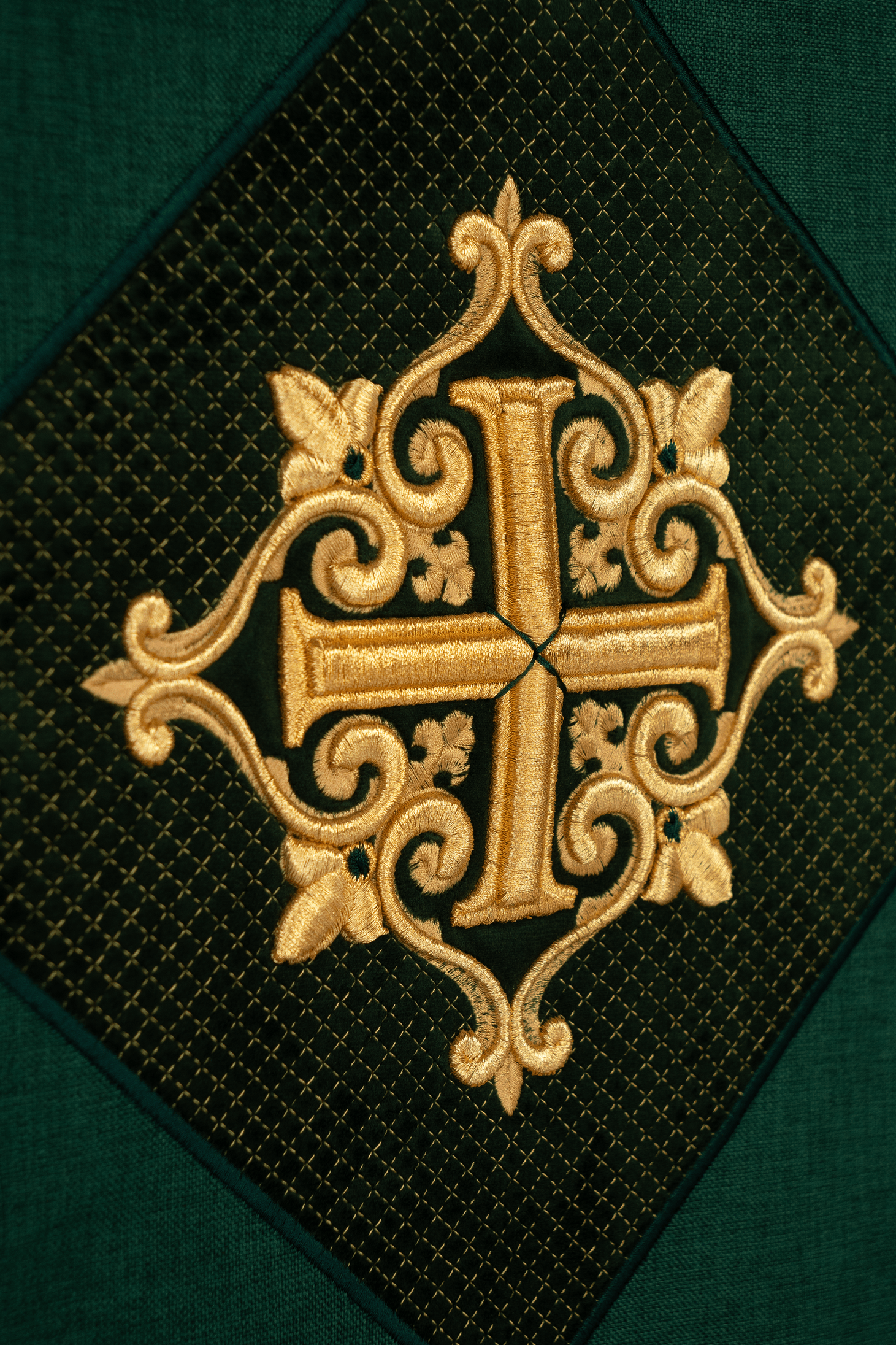 Serviette avec croix brodée pour le lectionnaire Velours vert