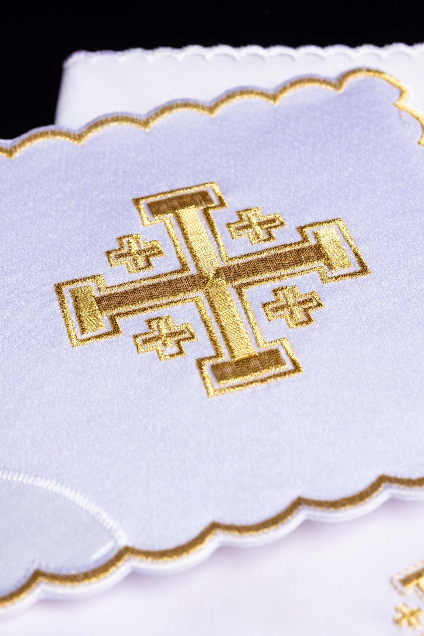 Set de tasse avec broderie en croix blanc KK/030/04 - CHASUBLES.FR