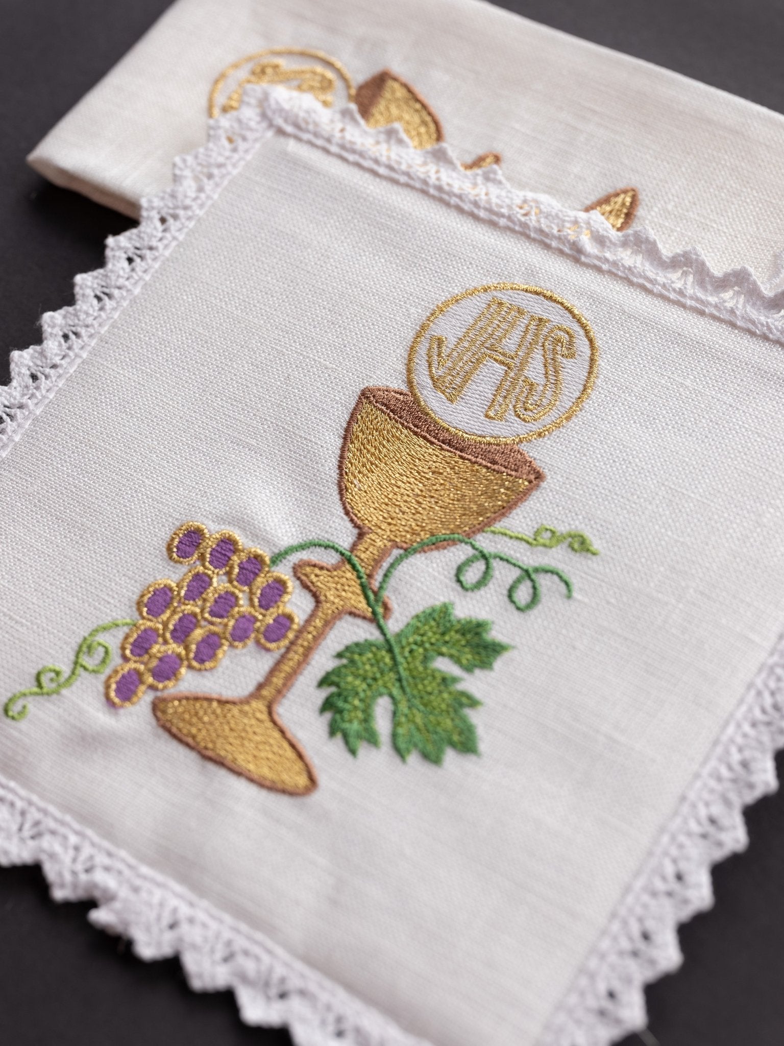 Sous - vêtements Chalice avec motif de calice brodé KKL/058/04/LEN - CHASUBLES.FR