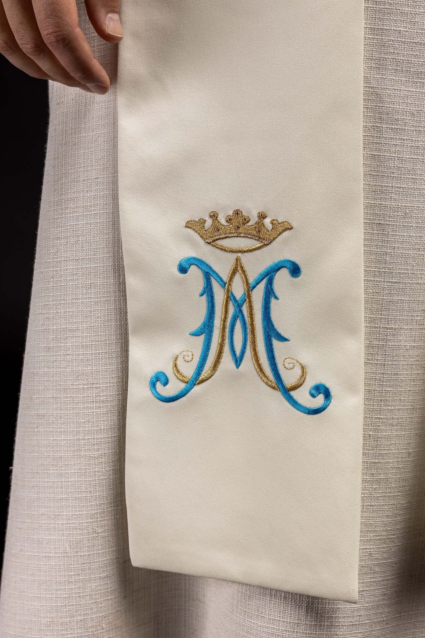Stèle de Marie brodée écru KST/061/05/01 ECRU - CHASUBLES.FR