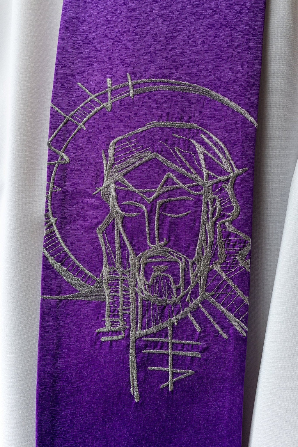 Stuła haftowana na Wielki Post z Jezusem S - 2060 - 03 - 43 - CHASUBLES.FR