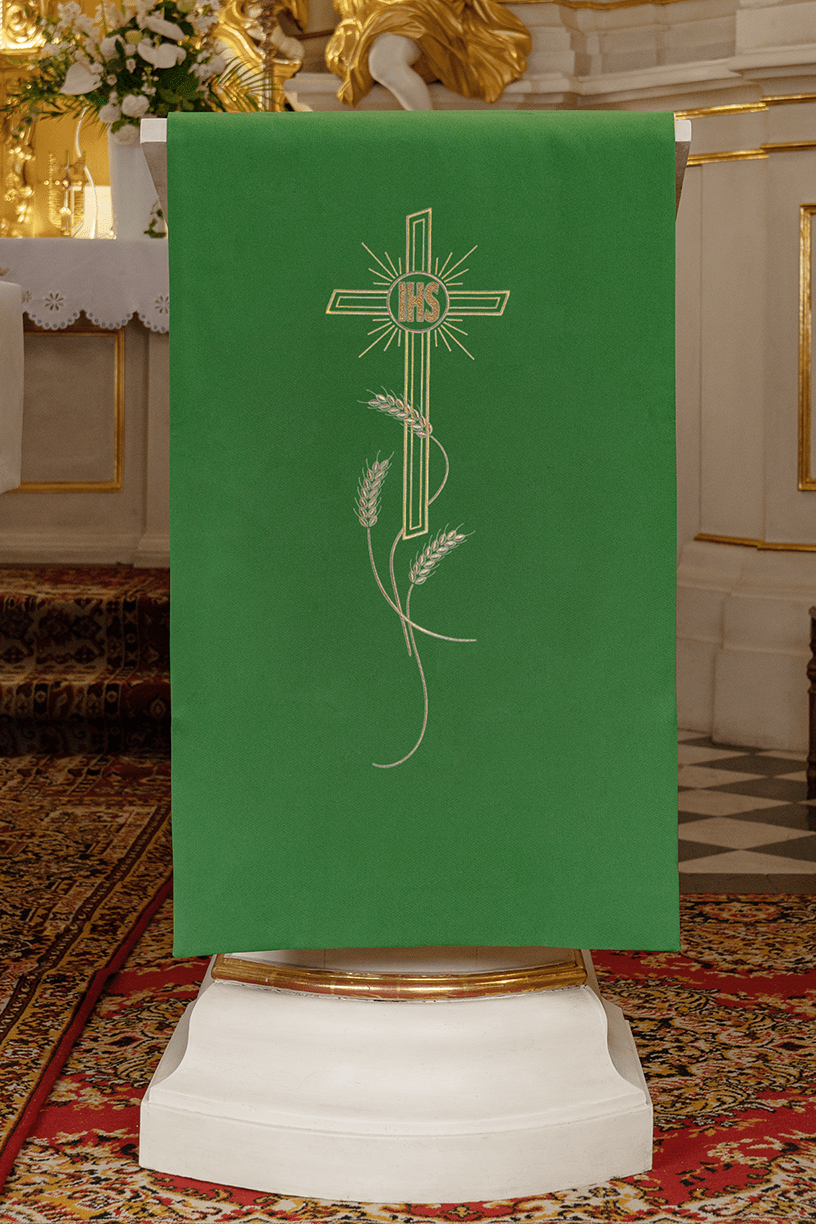 Vert voile de lutrin brodée avec croix et motif IHS KMO/002/01/01 ZIELONY 55*250 - CHASUBLES.FR